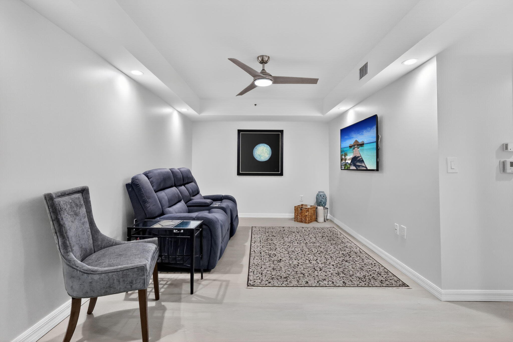 CORAL COVE CONDO - Residential Lease