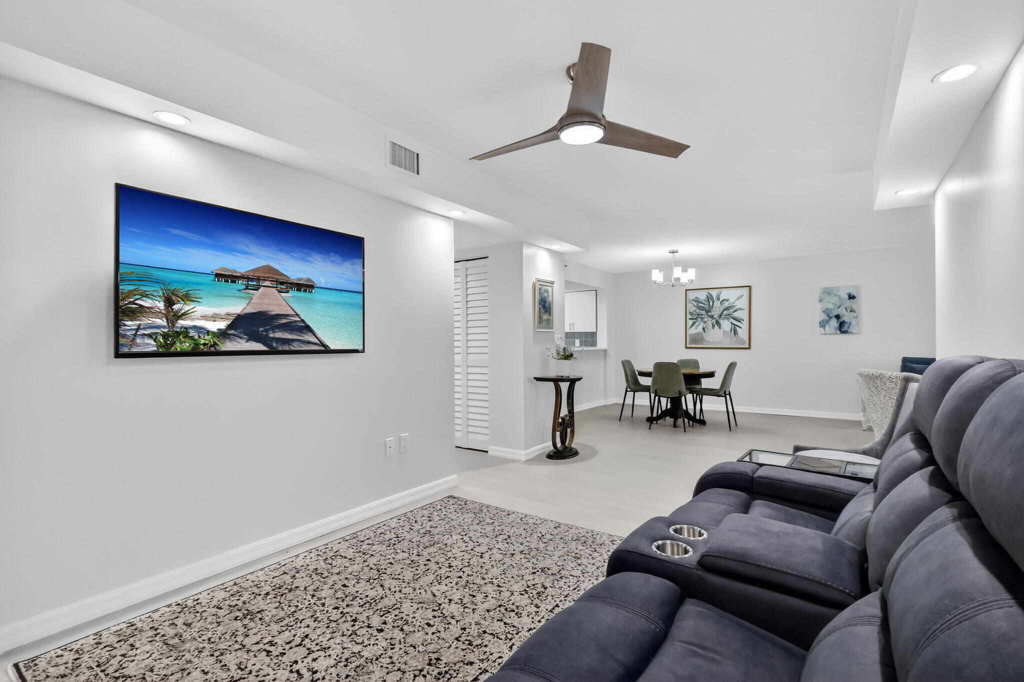 CORAL COVE CONDO - Residential Lease