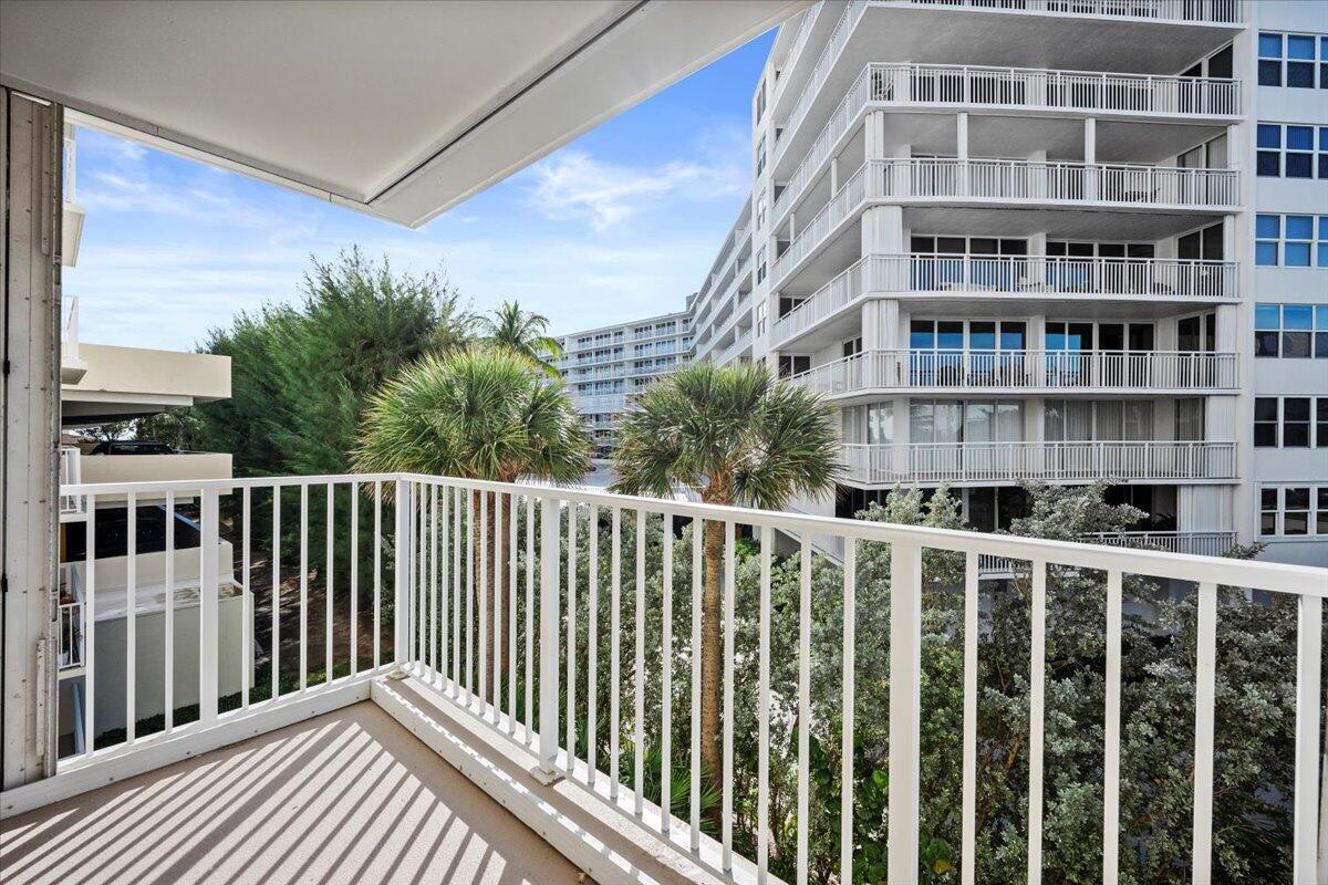 LE CHATEAU ROYAL CONDO - Residential Lease