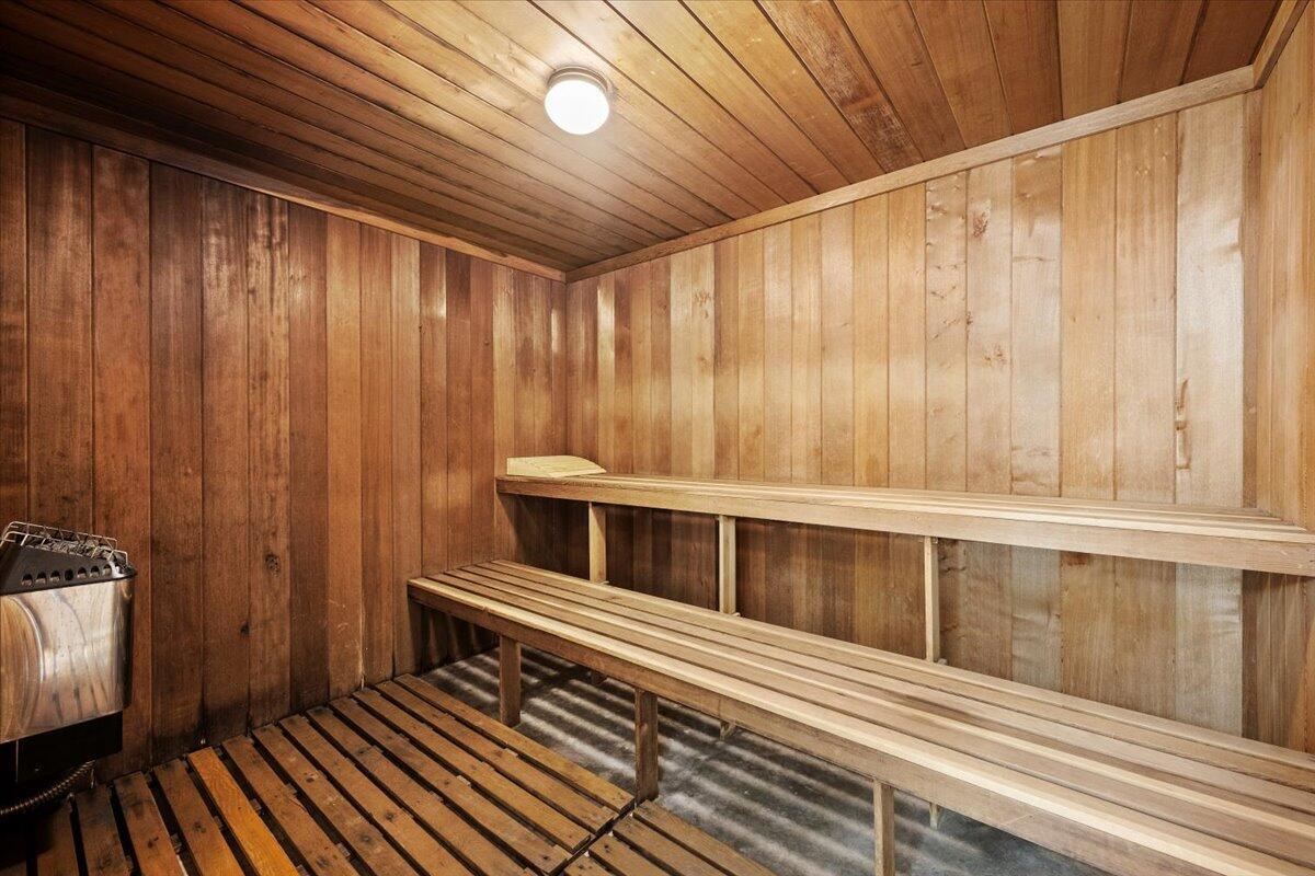 LE CHATEAU ROYAL CONDO - Residential Lease