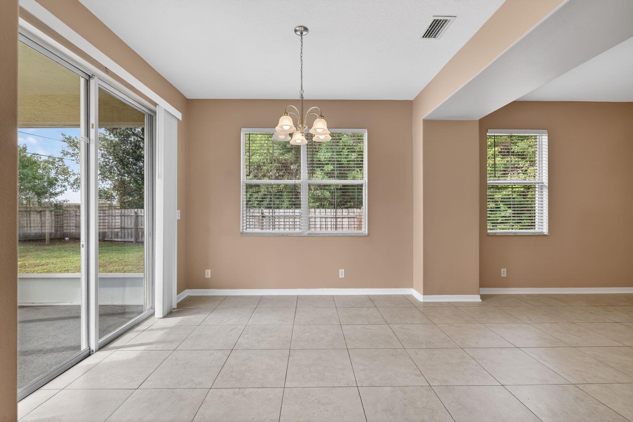 PORT ST LUCIE SECTION 33 - Residential