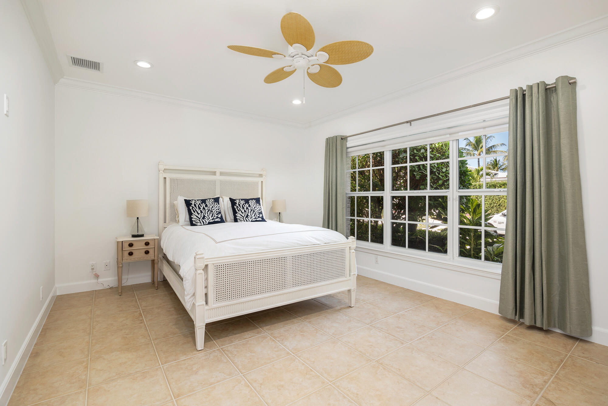 OSCEOLA WAY - Residential Lease