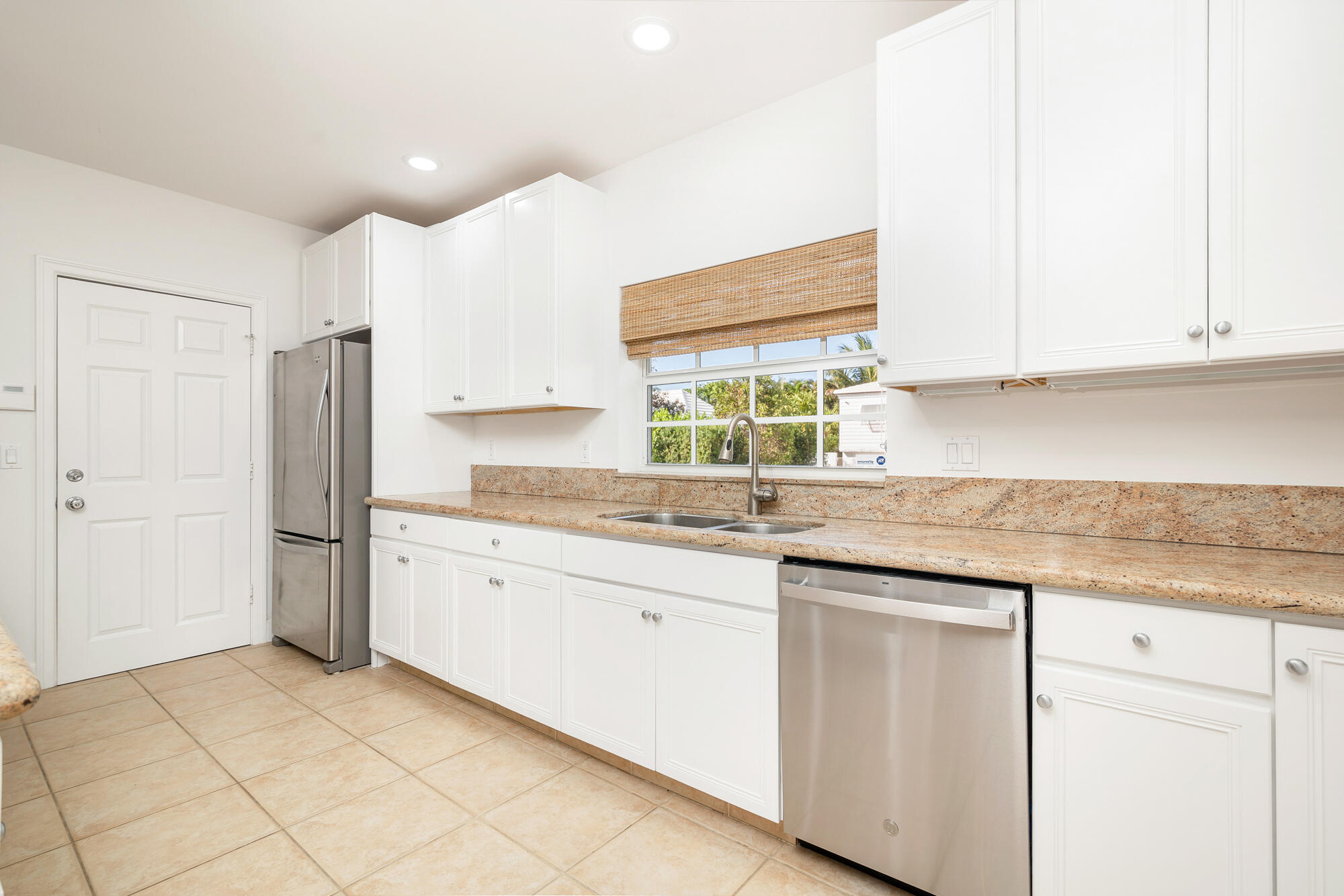 OSCEOLA WAY - Residential Lease