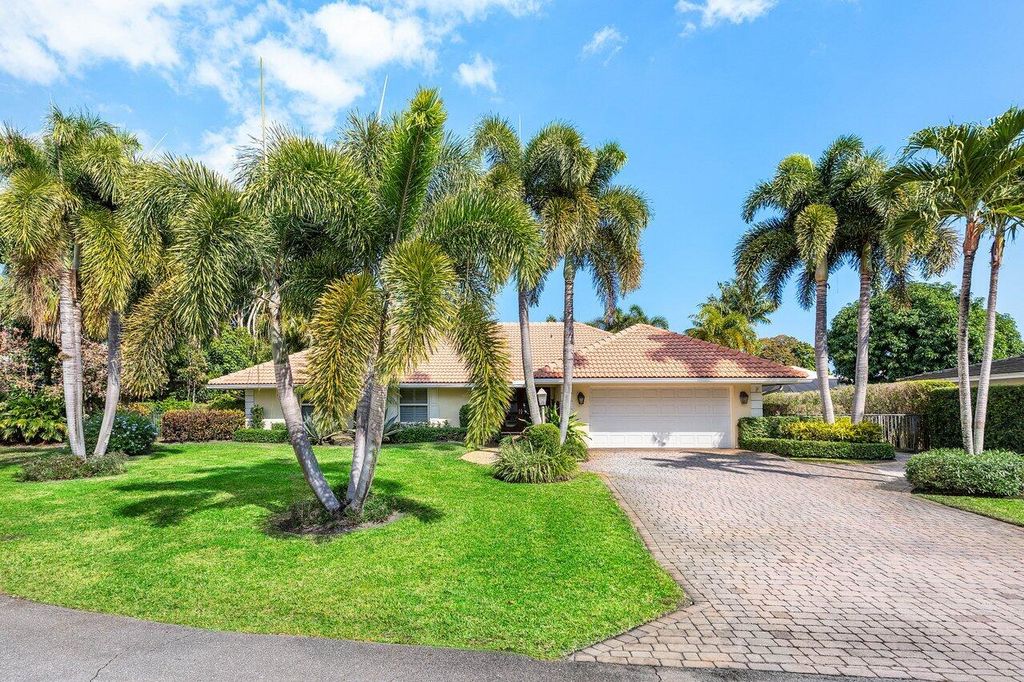 Photo of 11943 Date Palm Drive, Boynton Beach, FL 33436 (MLS # R11164636)