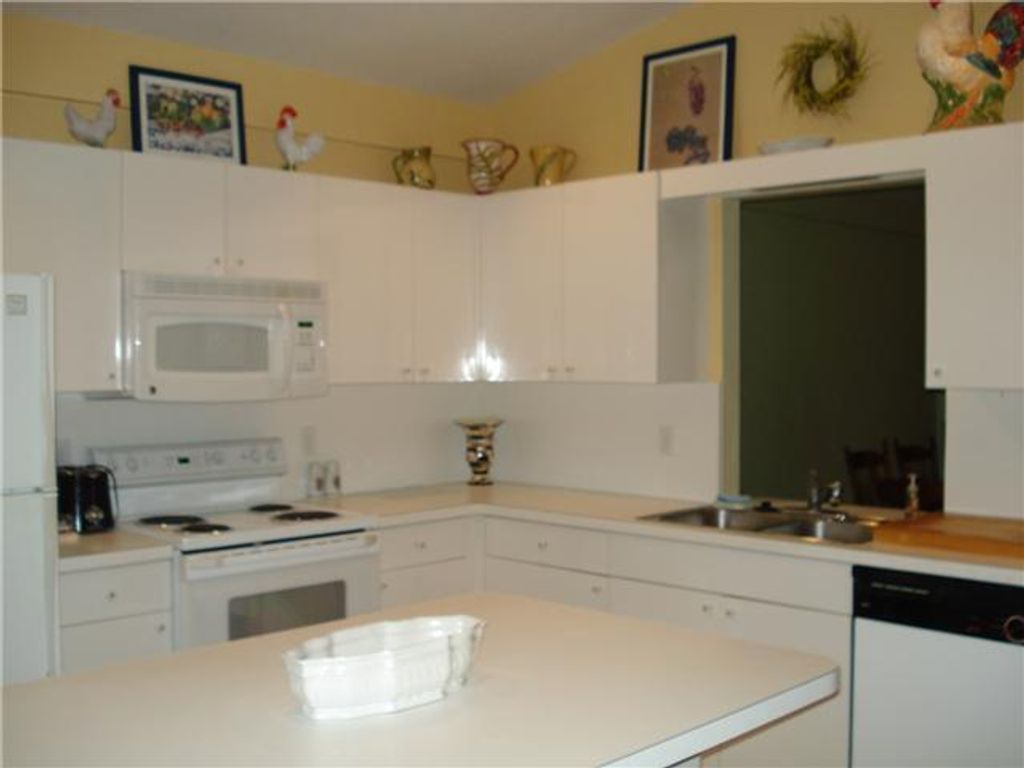 Photo of 1141 Mulberry Place, Wellington, FL 33414 (MLS # B26027360)