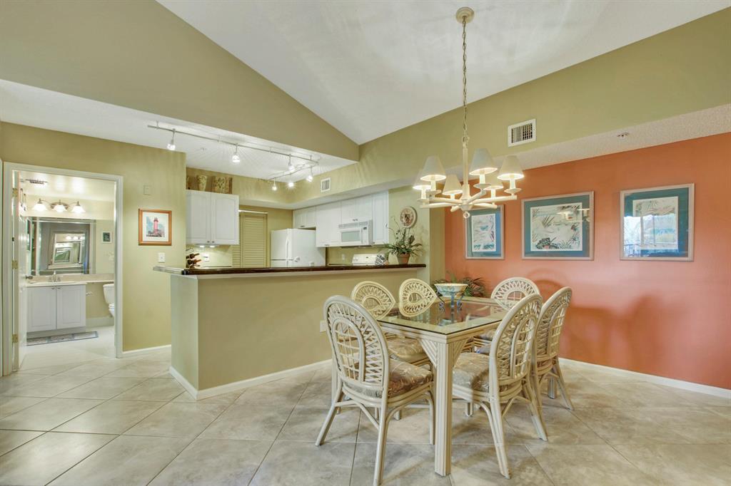 LIGHTHOUSE COVE AT TEQUESTA CONDO - Residential