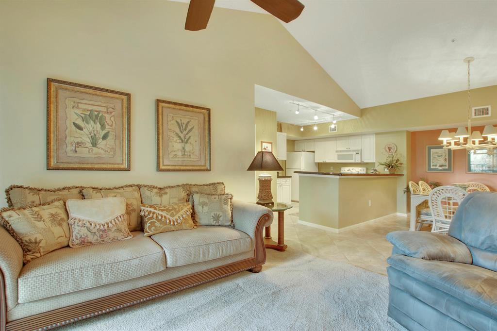 LIGHTHOUSE COVE AT TEQUESTA CONDO - Residential