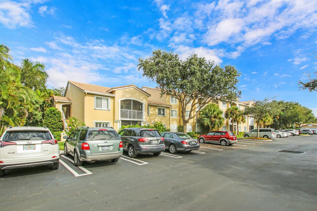 LIGHTHOUSE COVE AT TEQUESTA CONDO - Residential