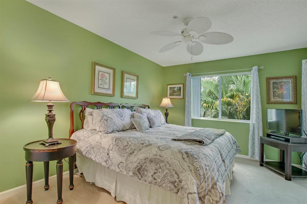 LIGHTHOUSE COVE AT TEQUESTA CONDO - Residential