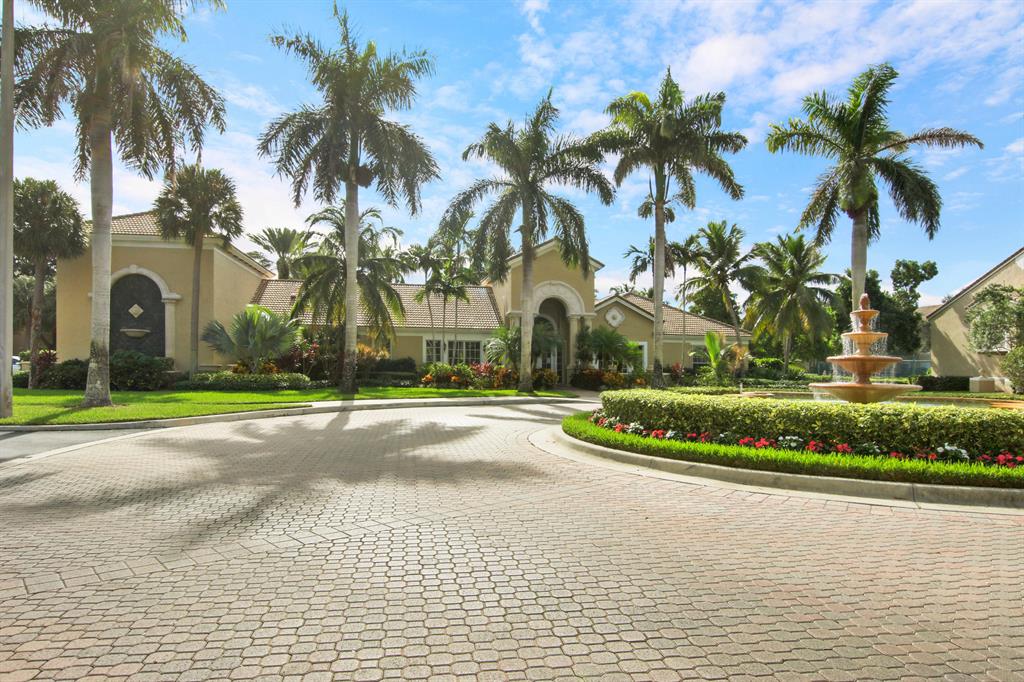LIGHTHOUSE COVE AT TEQUESTA CONDO - Residential