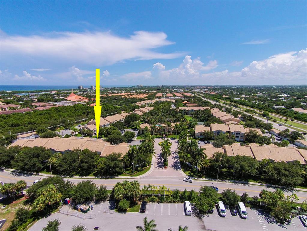 LIGHTHOUSE COVE AT TEQUESTA CONDO - Residential