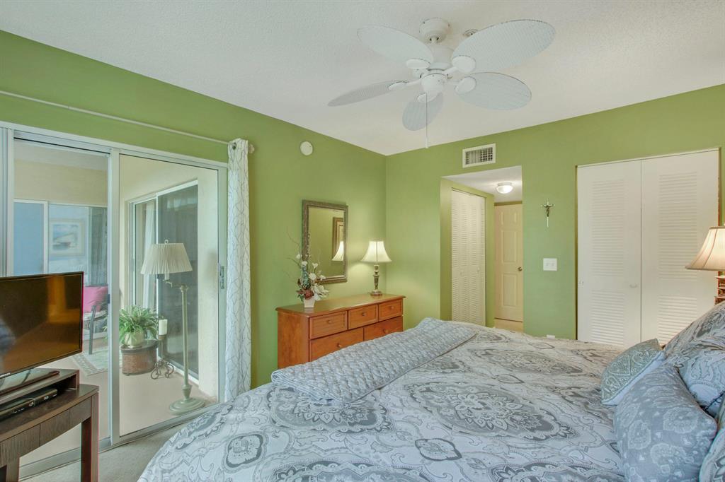 LIGHTHOUSE COVE AT TEQUESTA CONDO - Residential