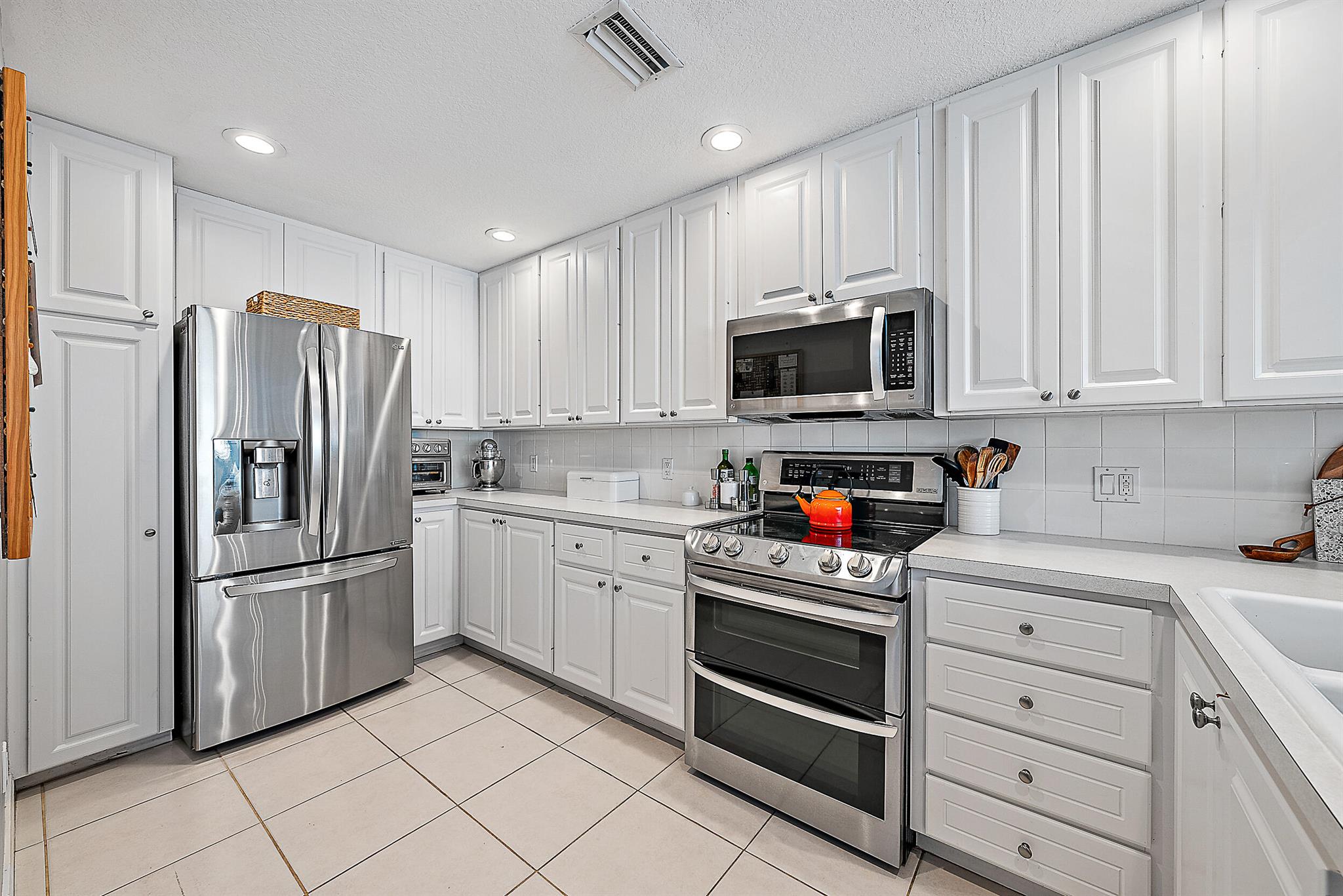 107 Rivinia Drive