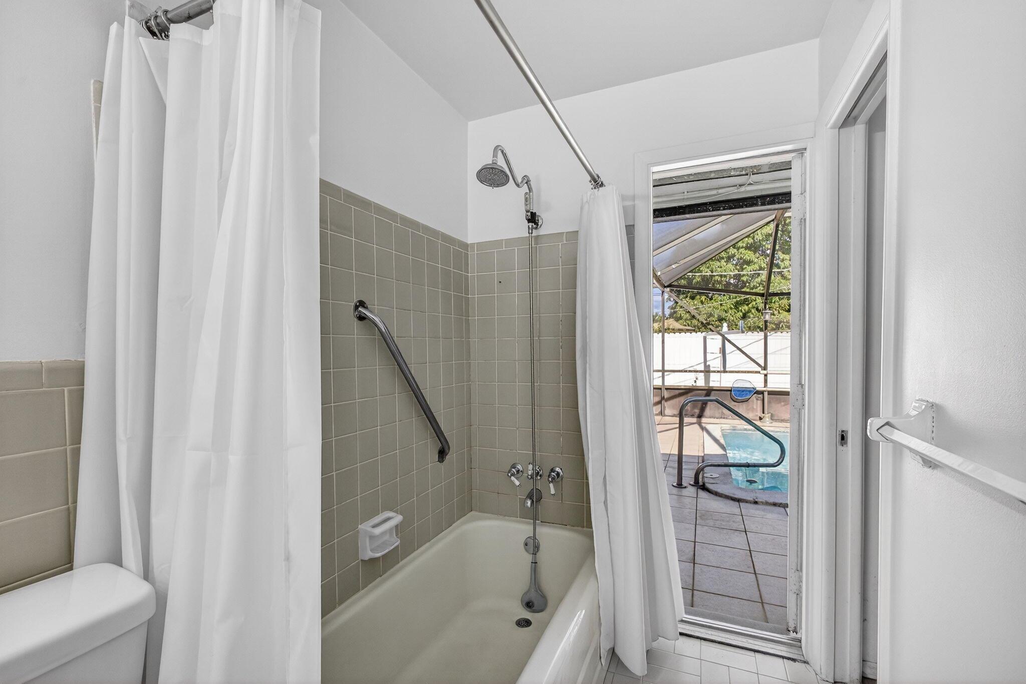 Palm Beach Square - Residential