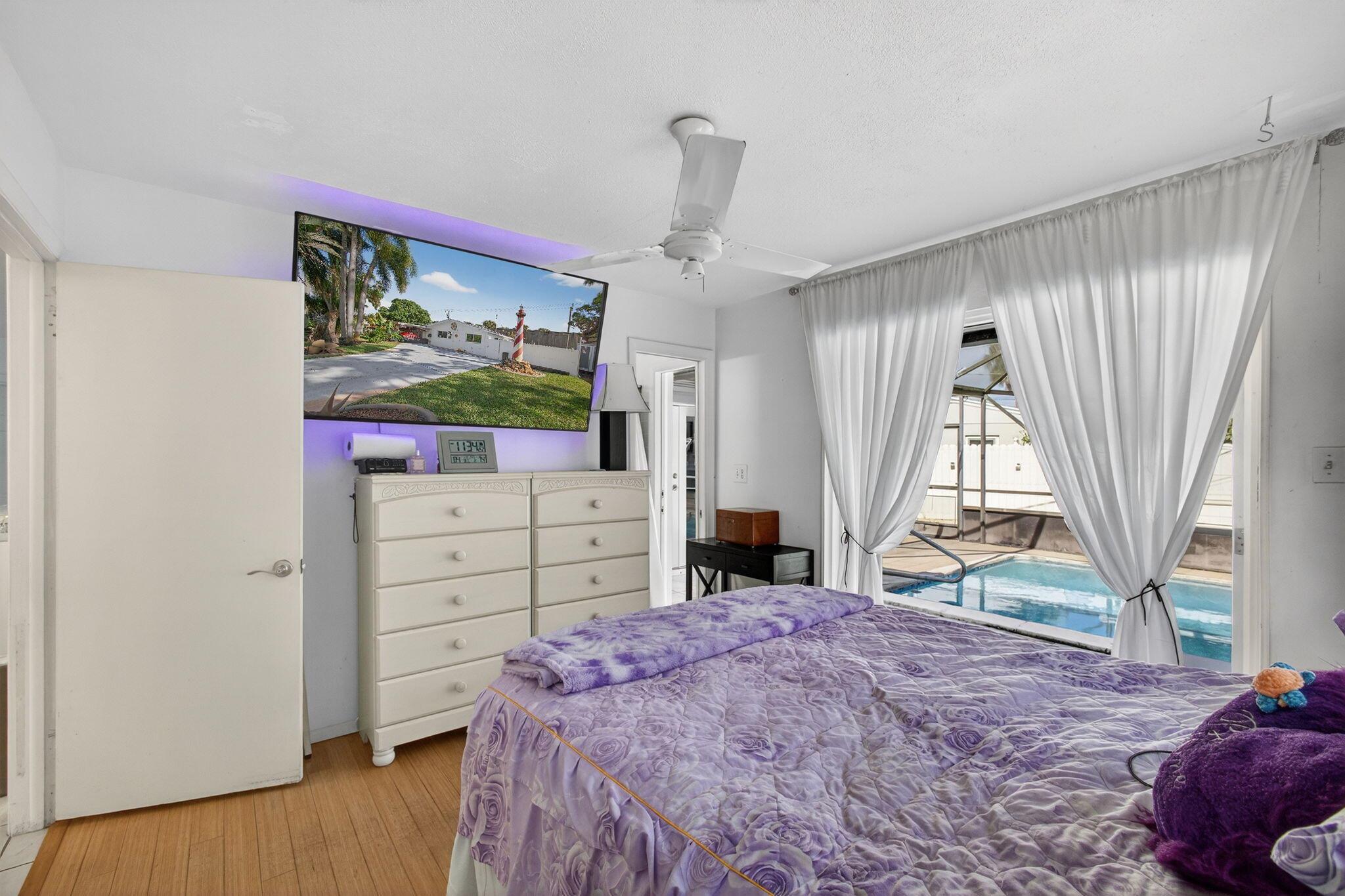 Palm Beach Square - Residential