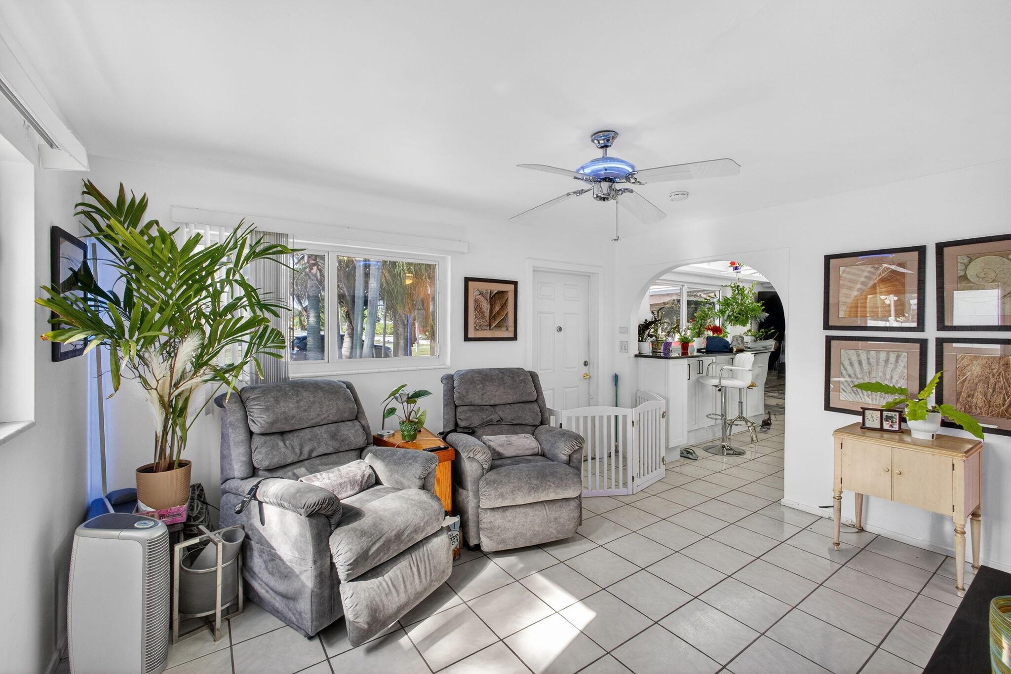 Palm Beach Square - Residential