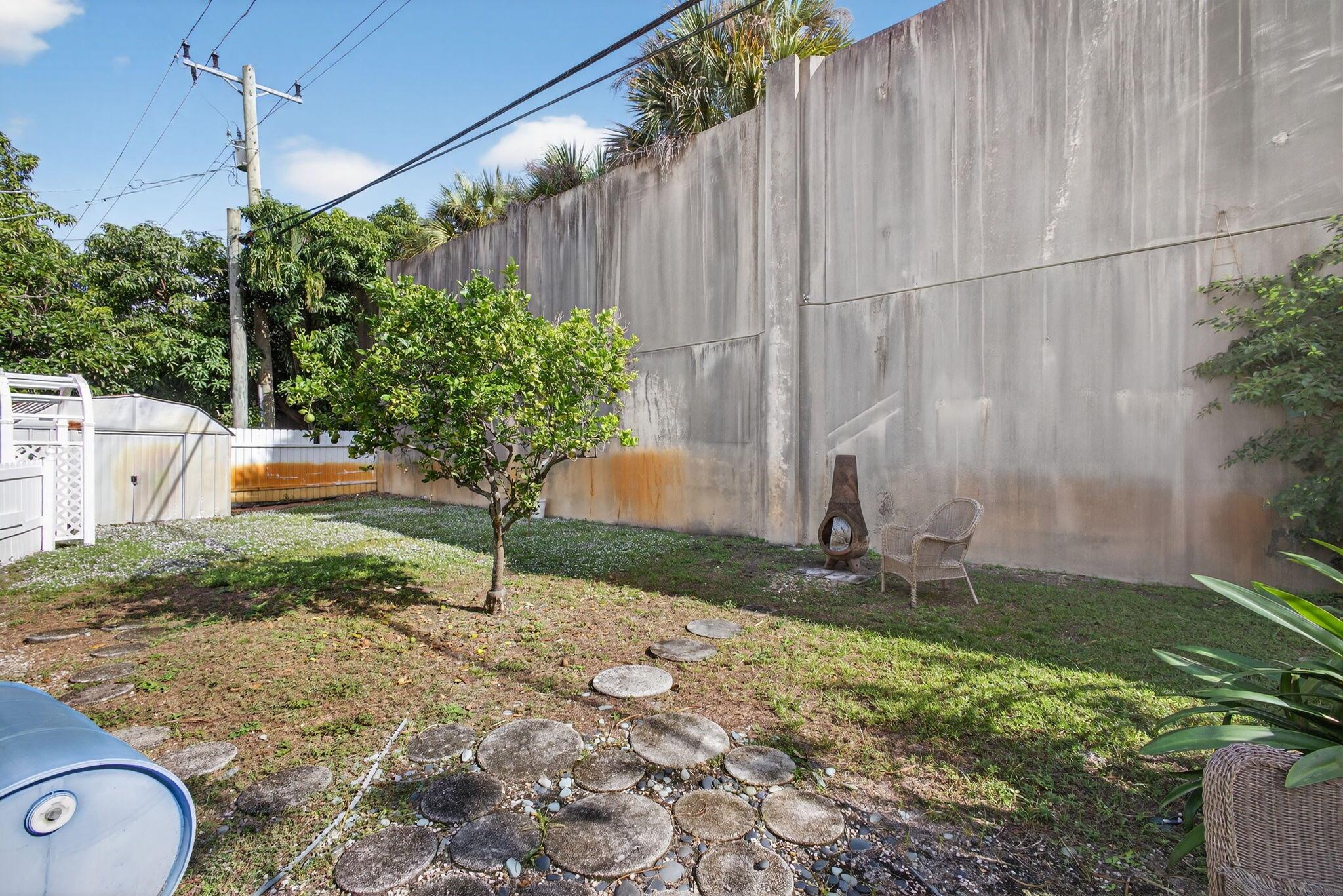 Palm Beach Square - Residential