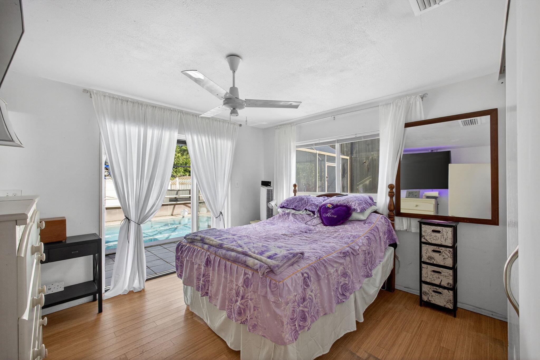 Palm Beach Square - Residential