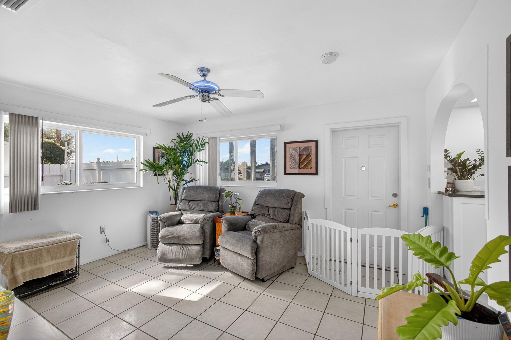 Palm Beach Square - Residential