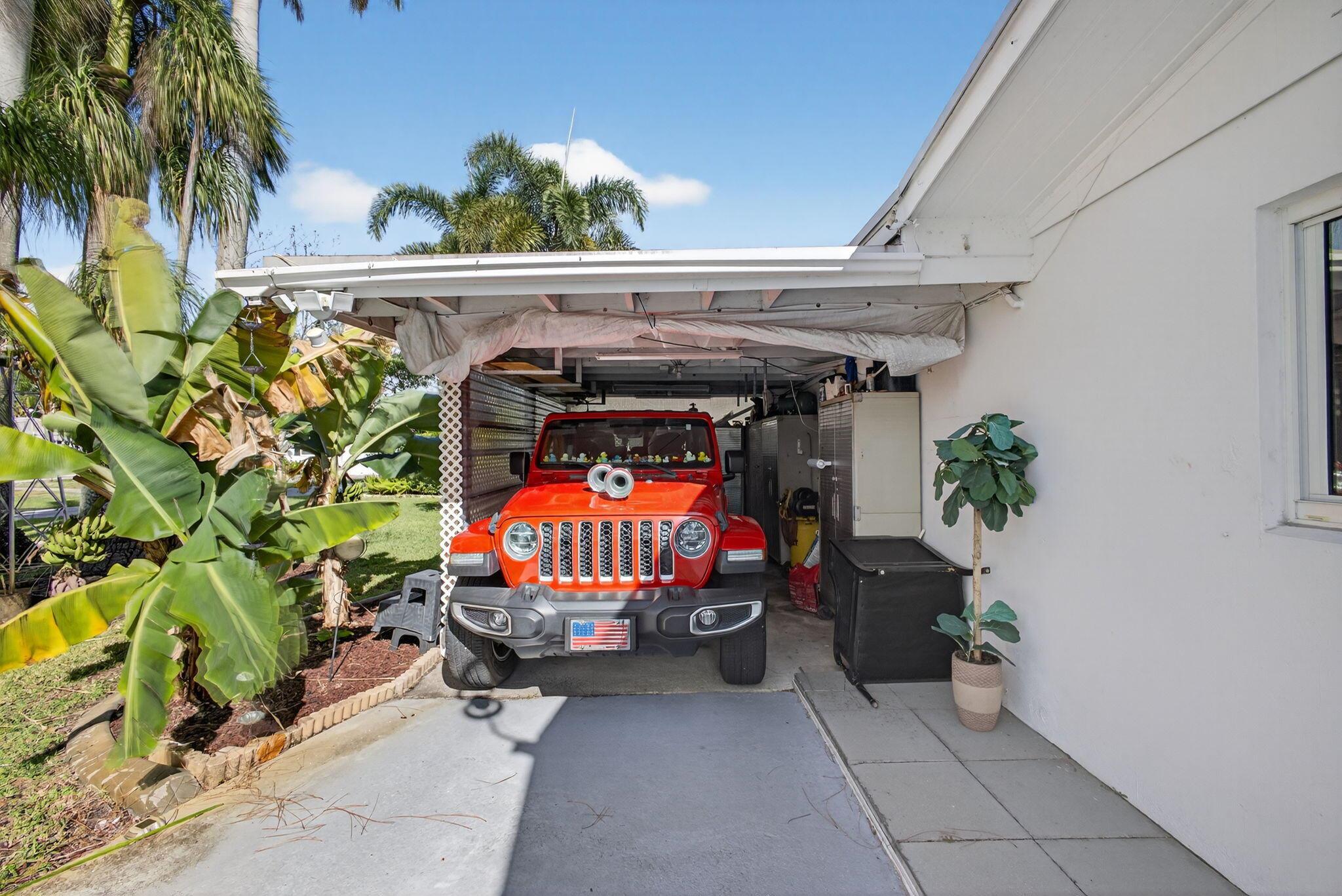 Palm Beach Square - Residential