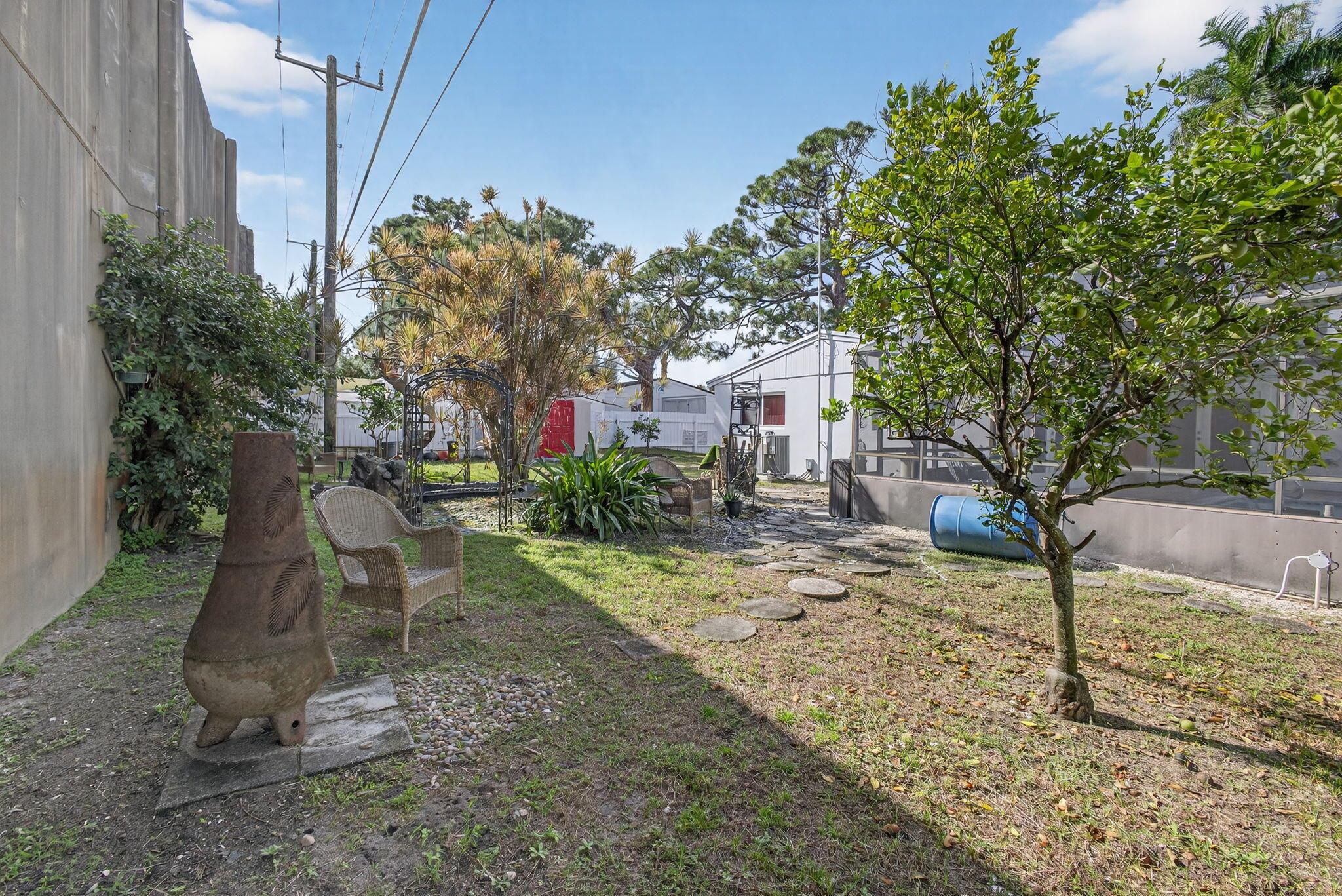 Palm Beach Square - Residential