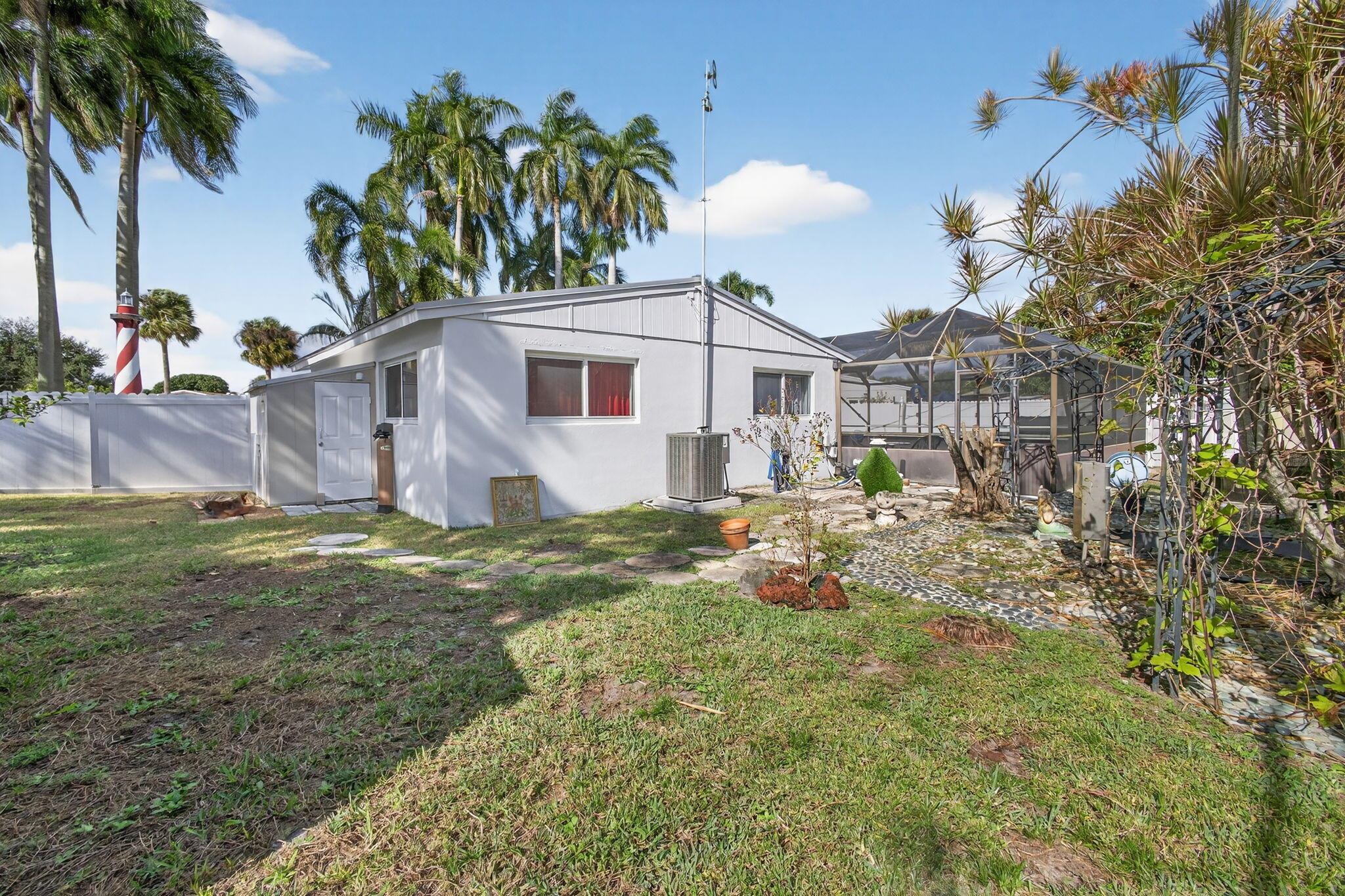 Palm Beach Square - Residential