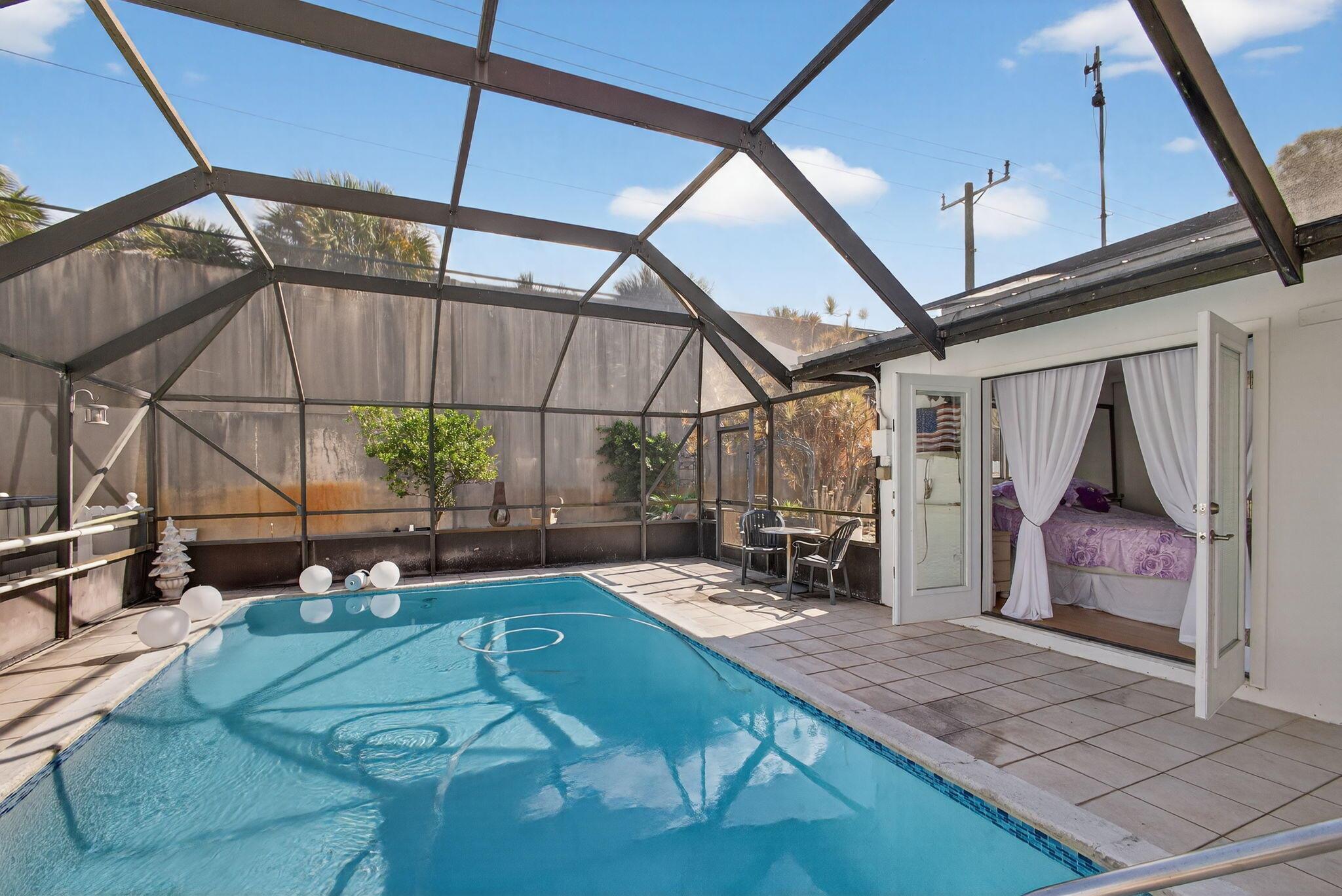 Palm Beach Square - Residential