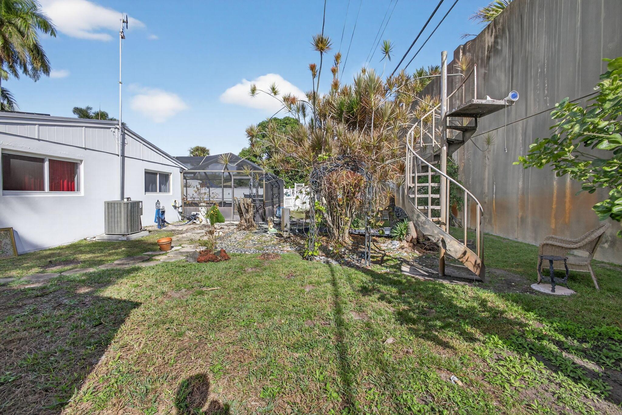 Palm Beach Square - Residential