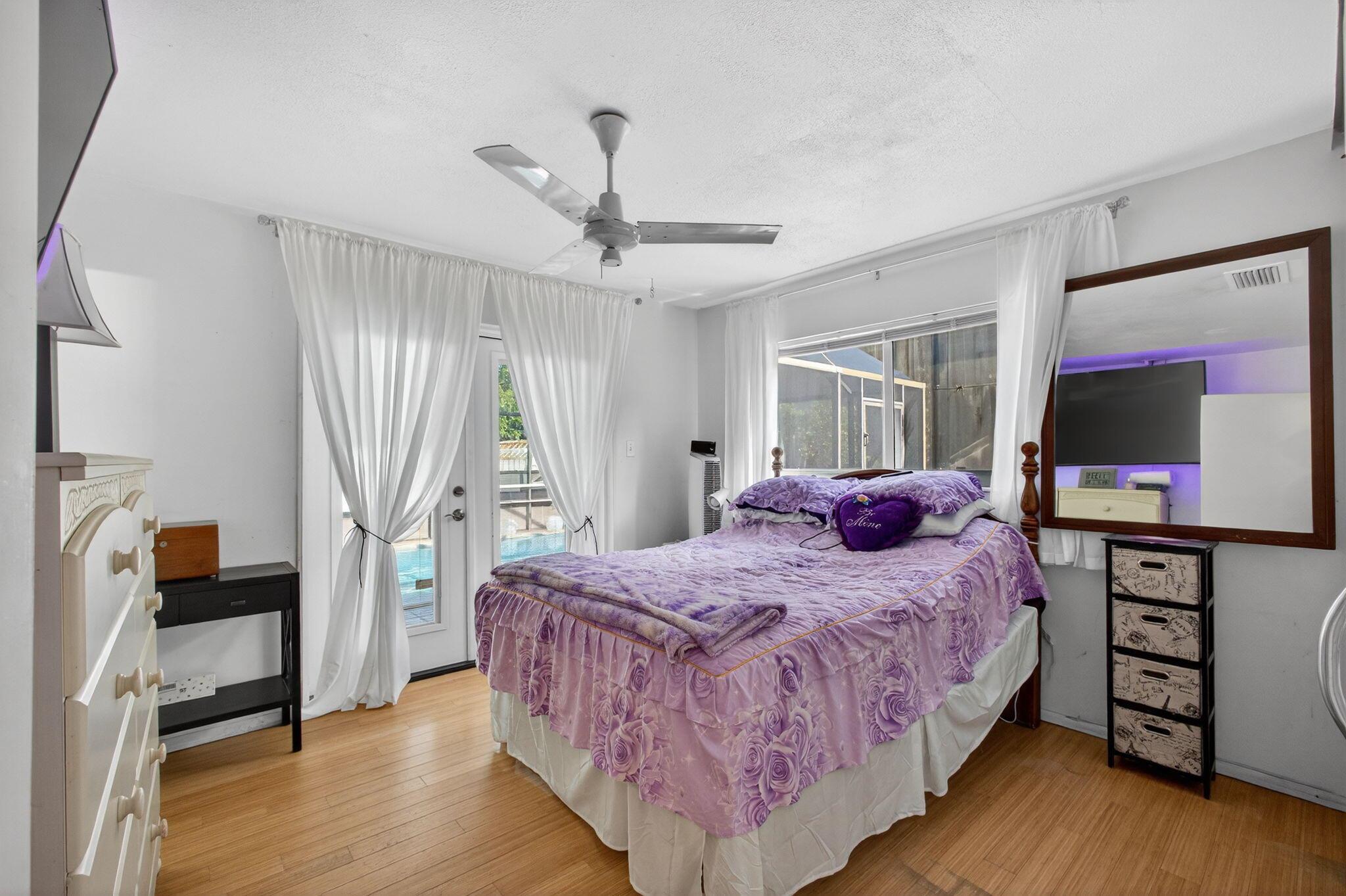 Palm Beach Square - Residential