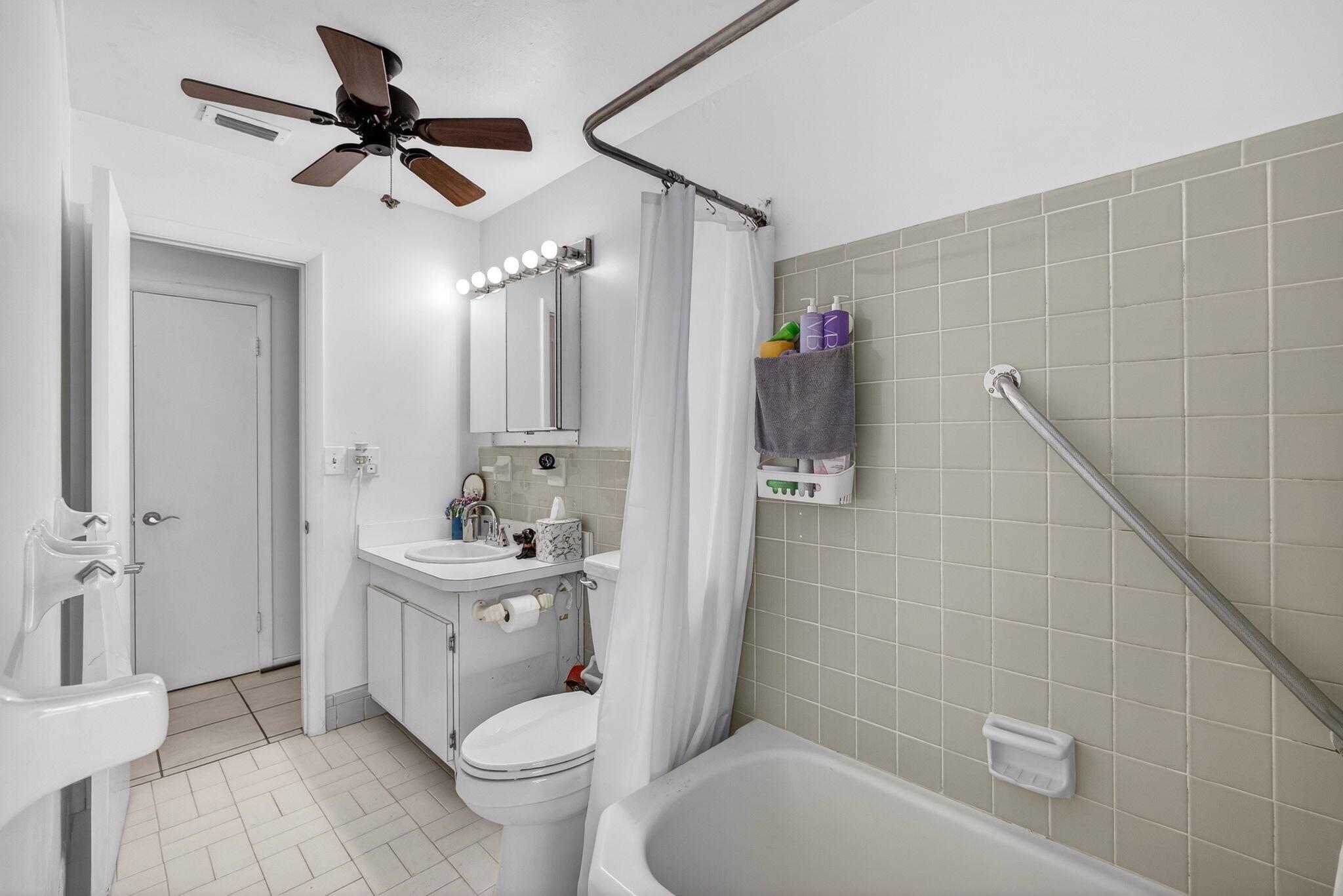 Palm Beach Square - Residential