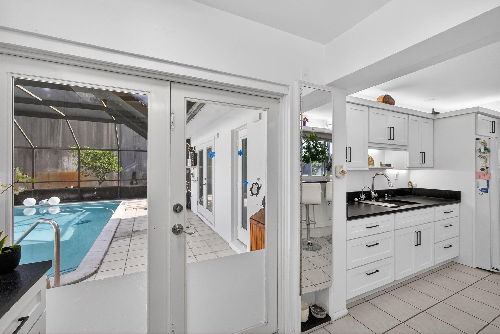 Palm Beach Square - Residential