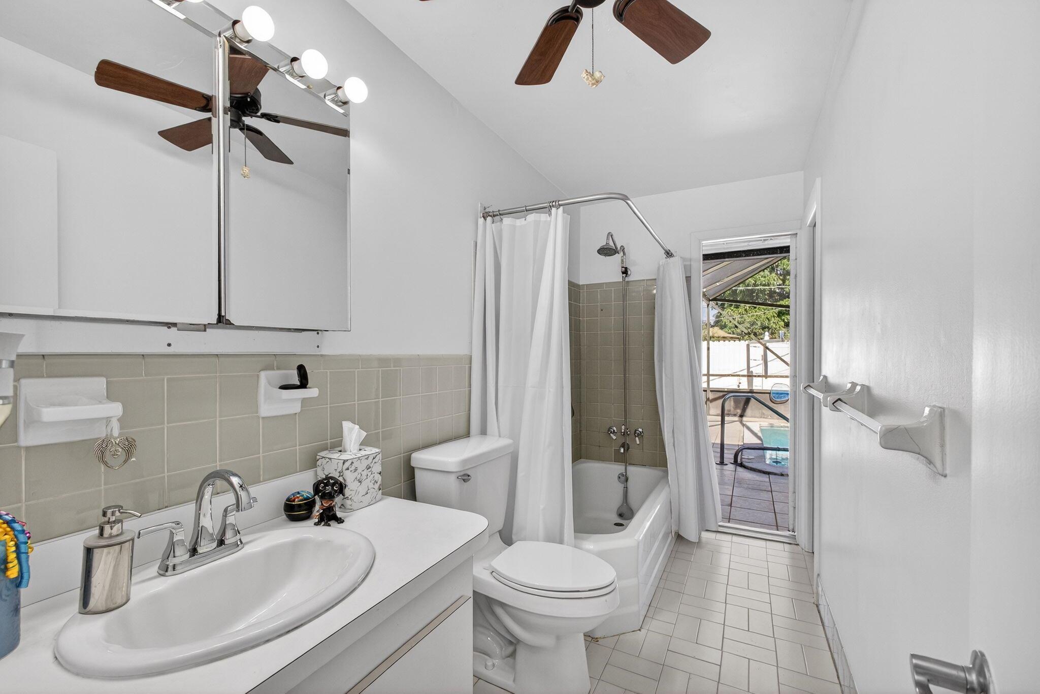 Palm Beach Square - Residential