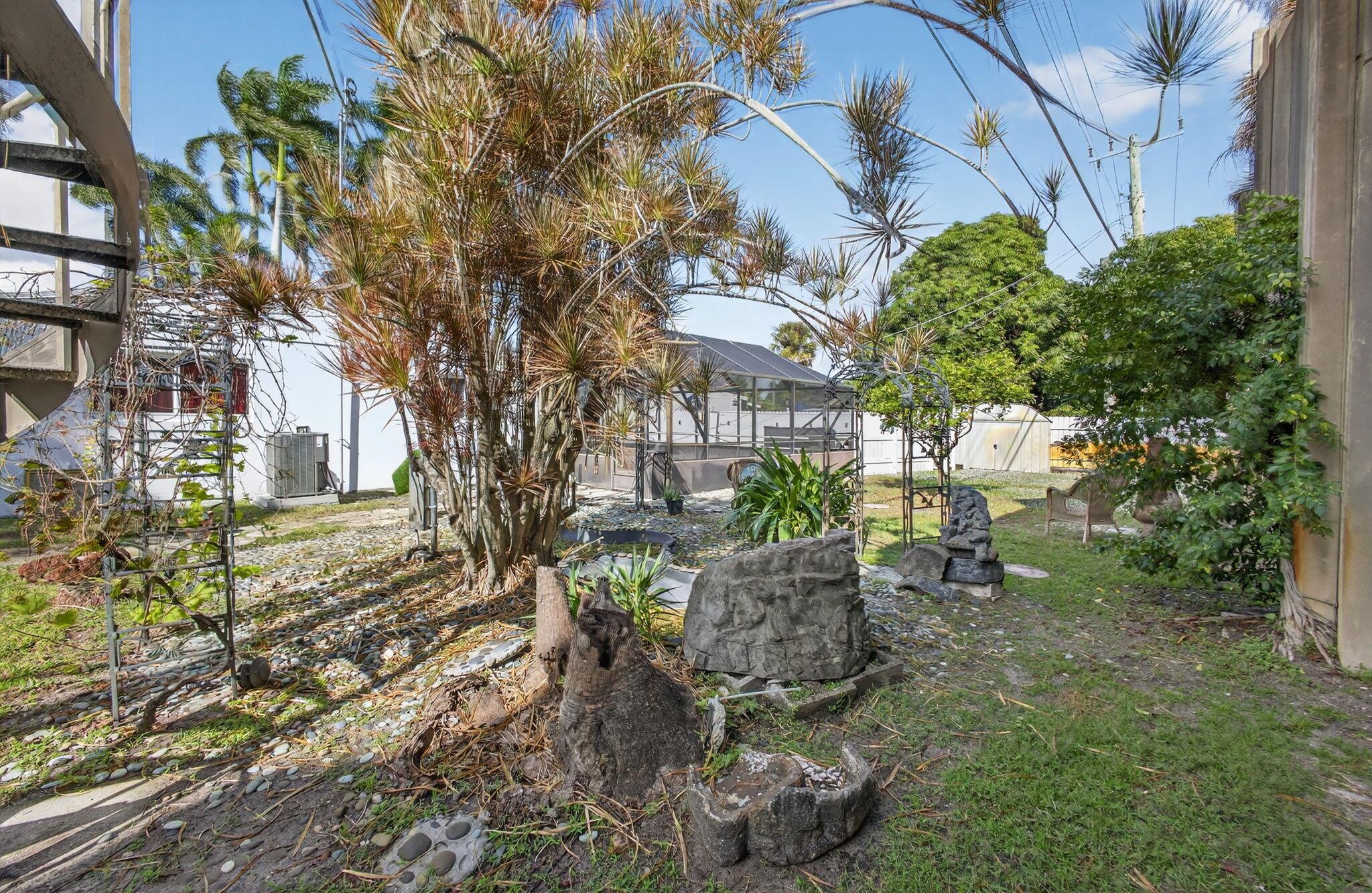 Palm Beach Square - Residential