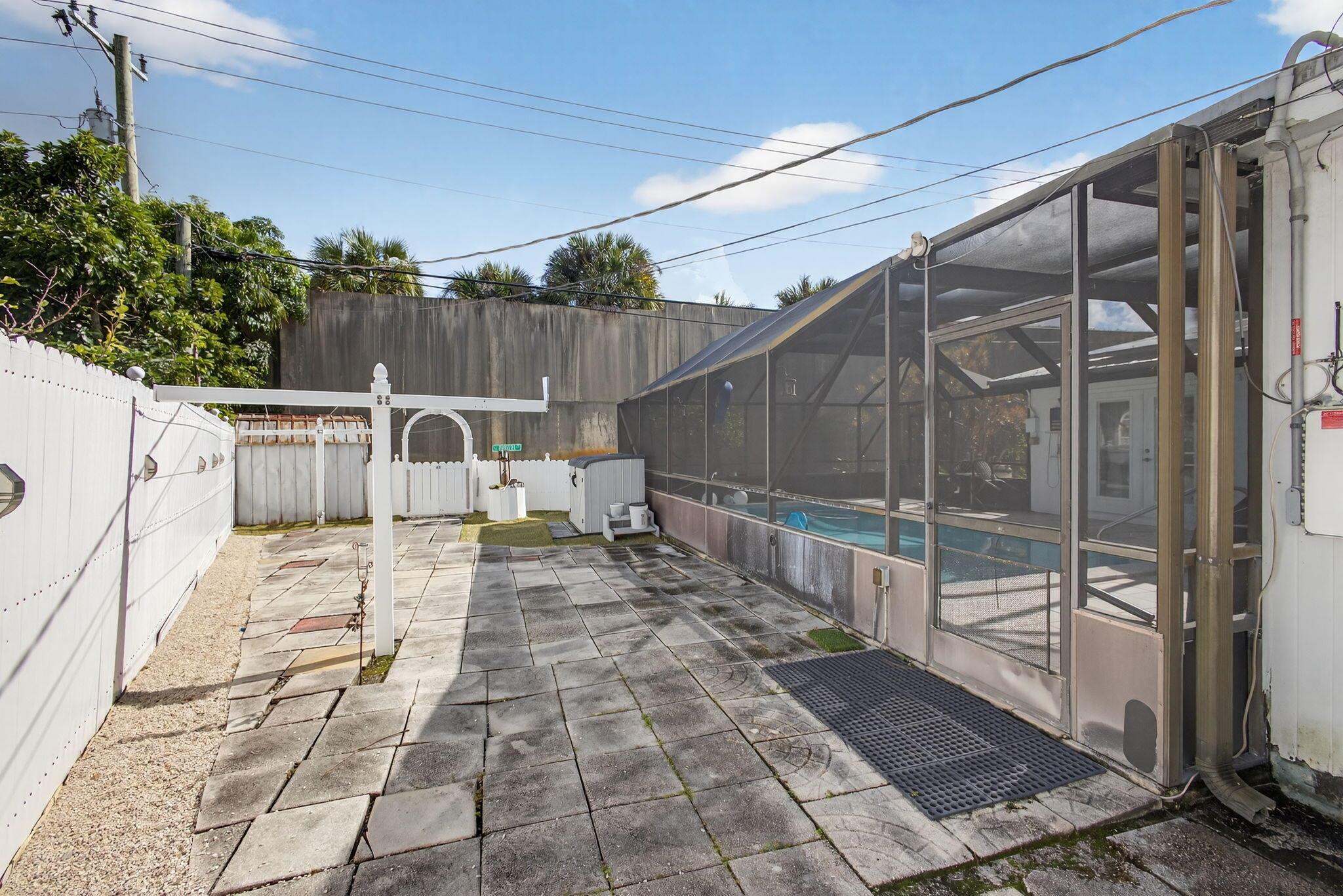 Palm Beach Square - Residential