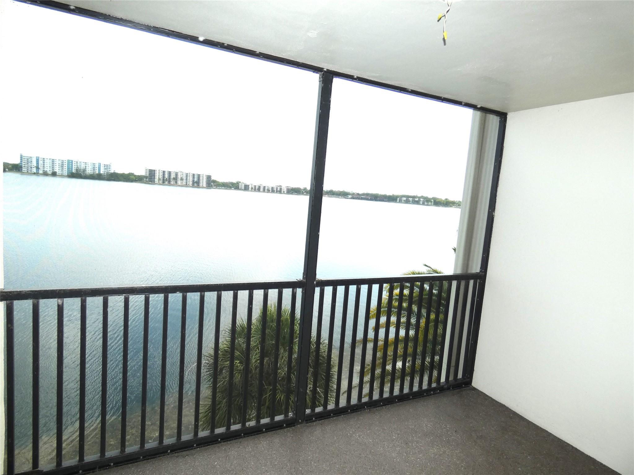 116 Lake Emerald Dr 302