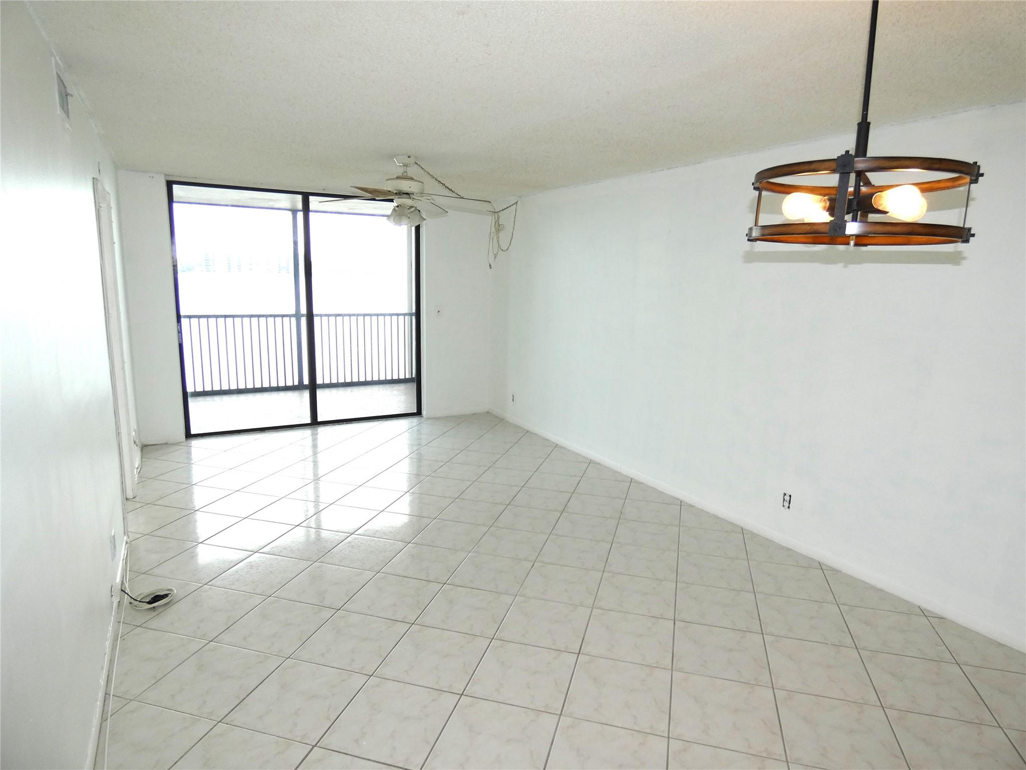 116 Lake Emerald Dr 302