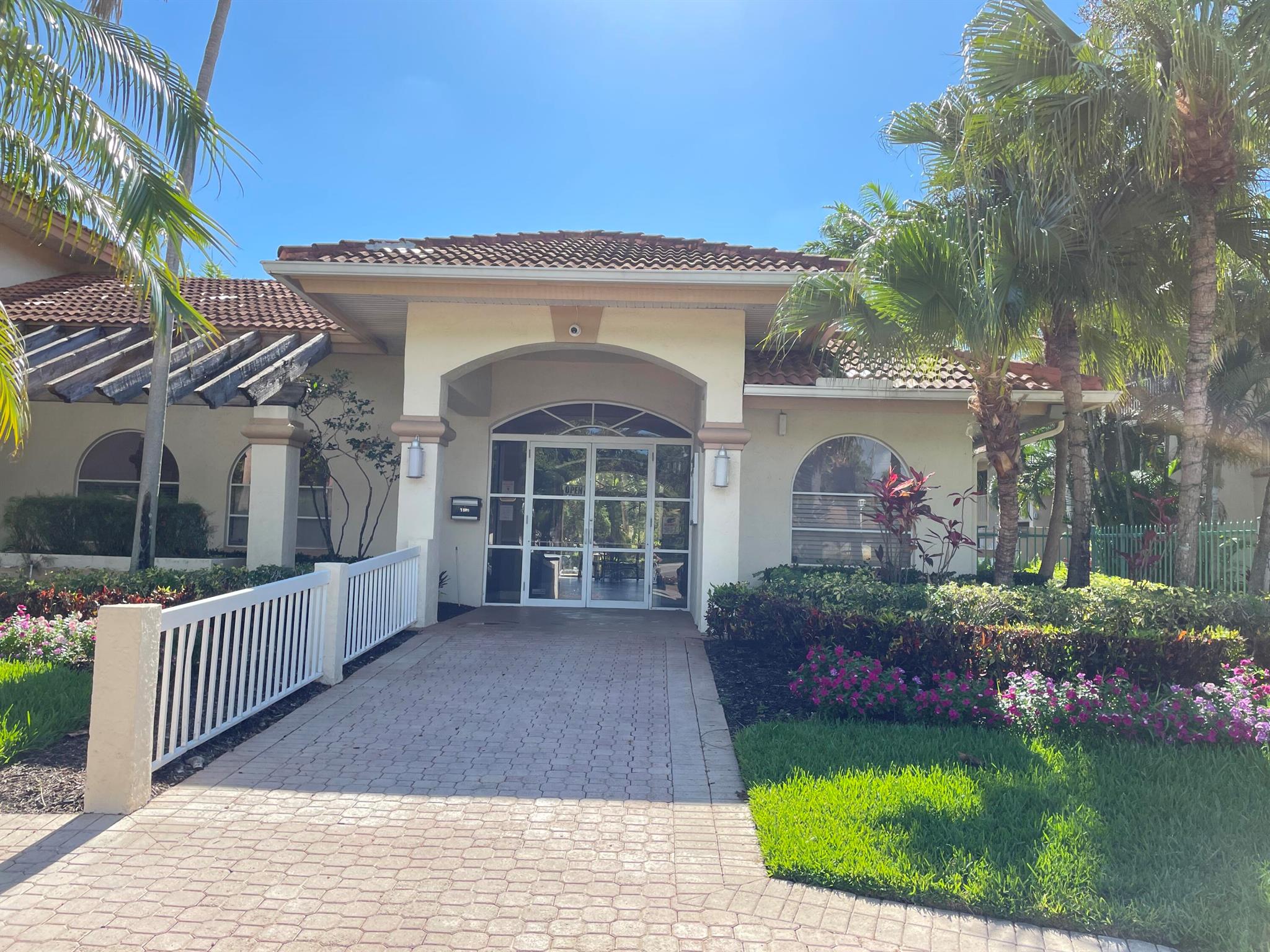 13212 Glenmoor Dr Drive