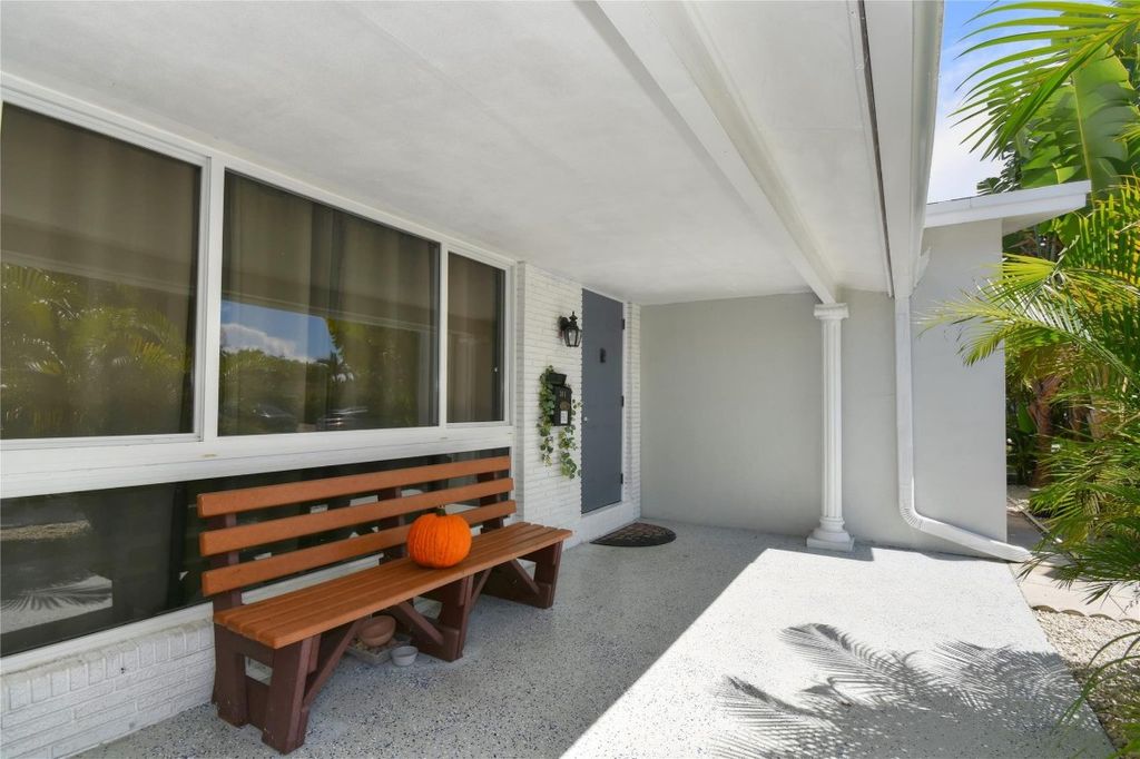 Photo of 301 SE 12th Street, Deerfield Beach, FL 33441 (MLS # F10527377)