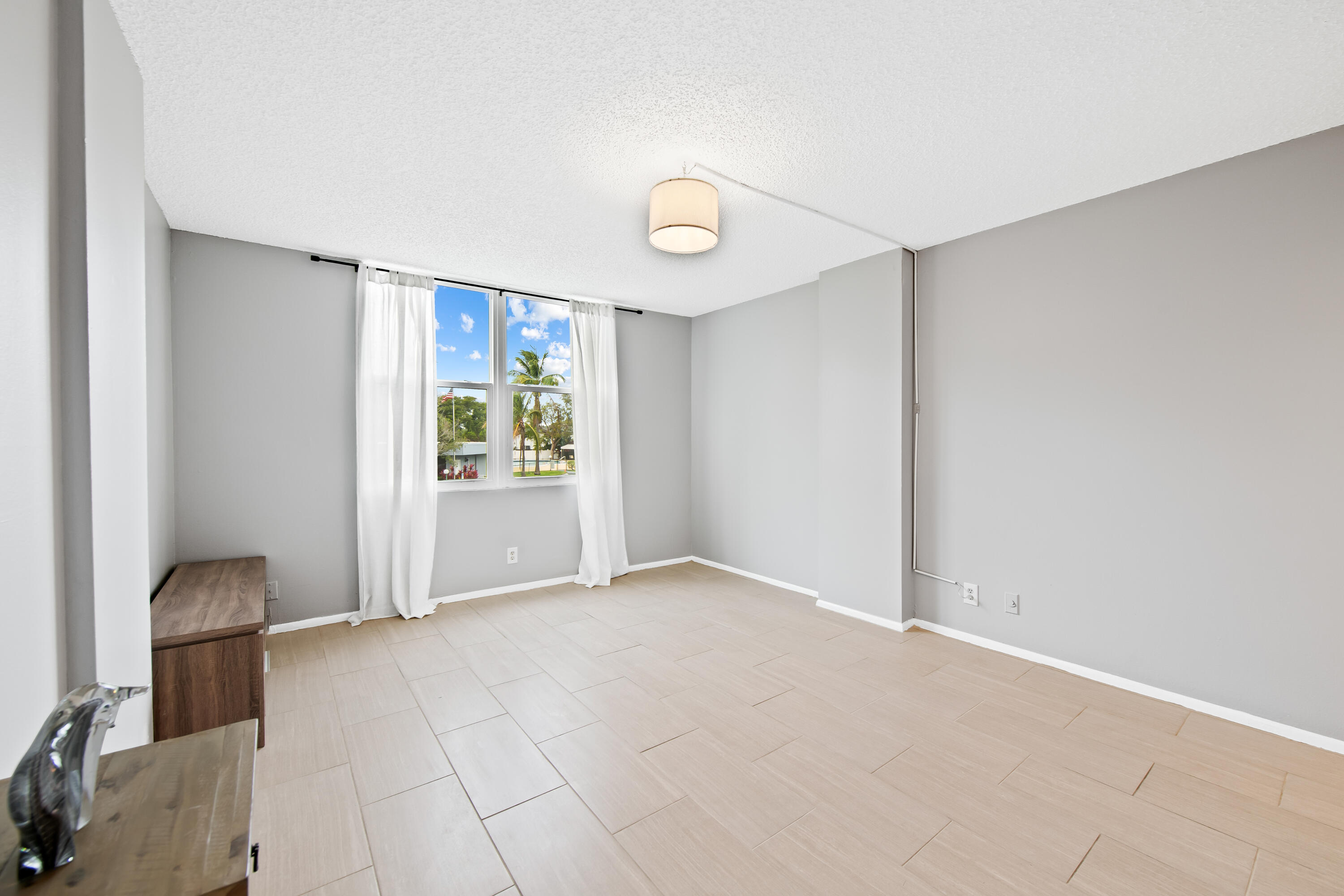 ROYAL PARK CONDO - Residential