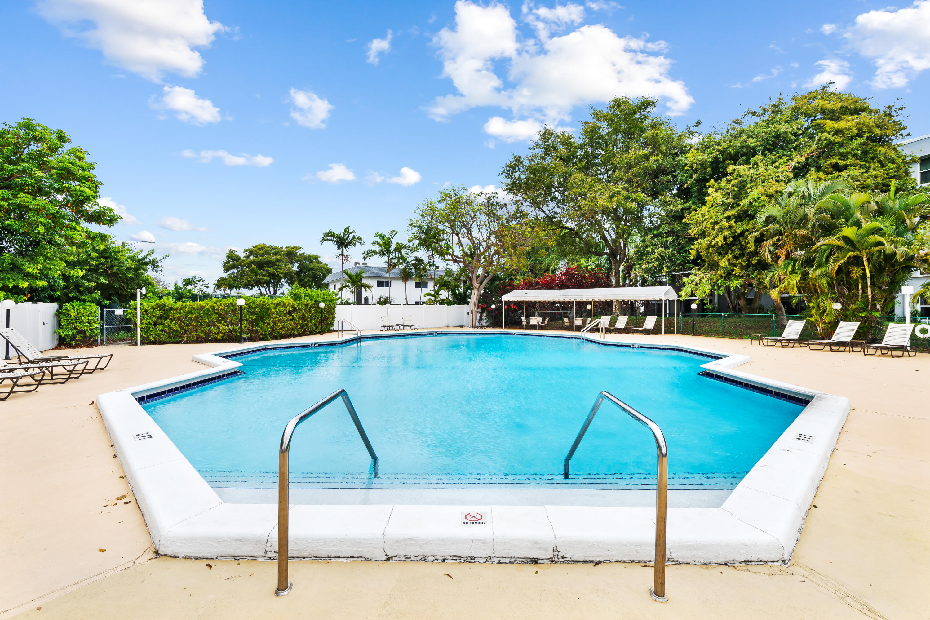 ROYAL PARK CONDO - Residential