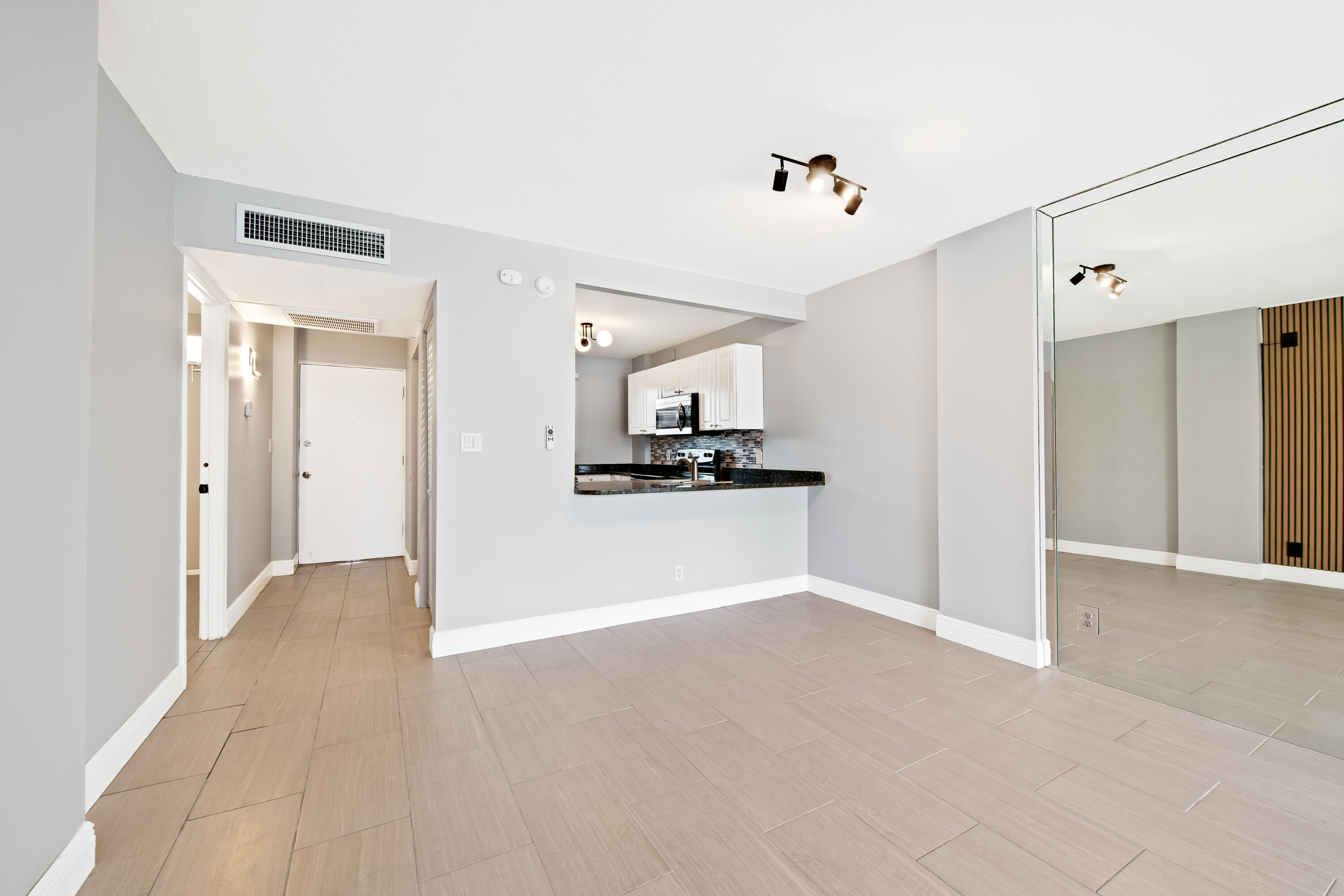 ROYAL PARK CONDO - Residential