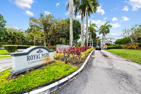 Tiny photo for 113 Royal Park Drive #2h, Oakland Park, FL 33309 (MLS # B26025540)