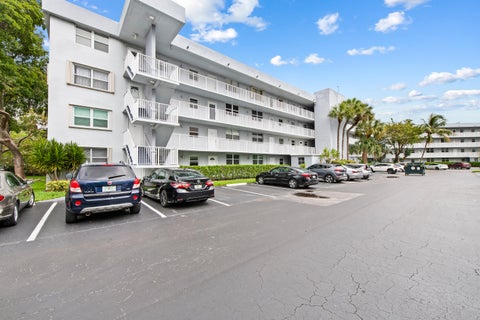 Tiny photo for 113 Royal Park Drive #2h, Oakland Park, FL 33309 (MLS # B26025540)