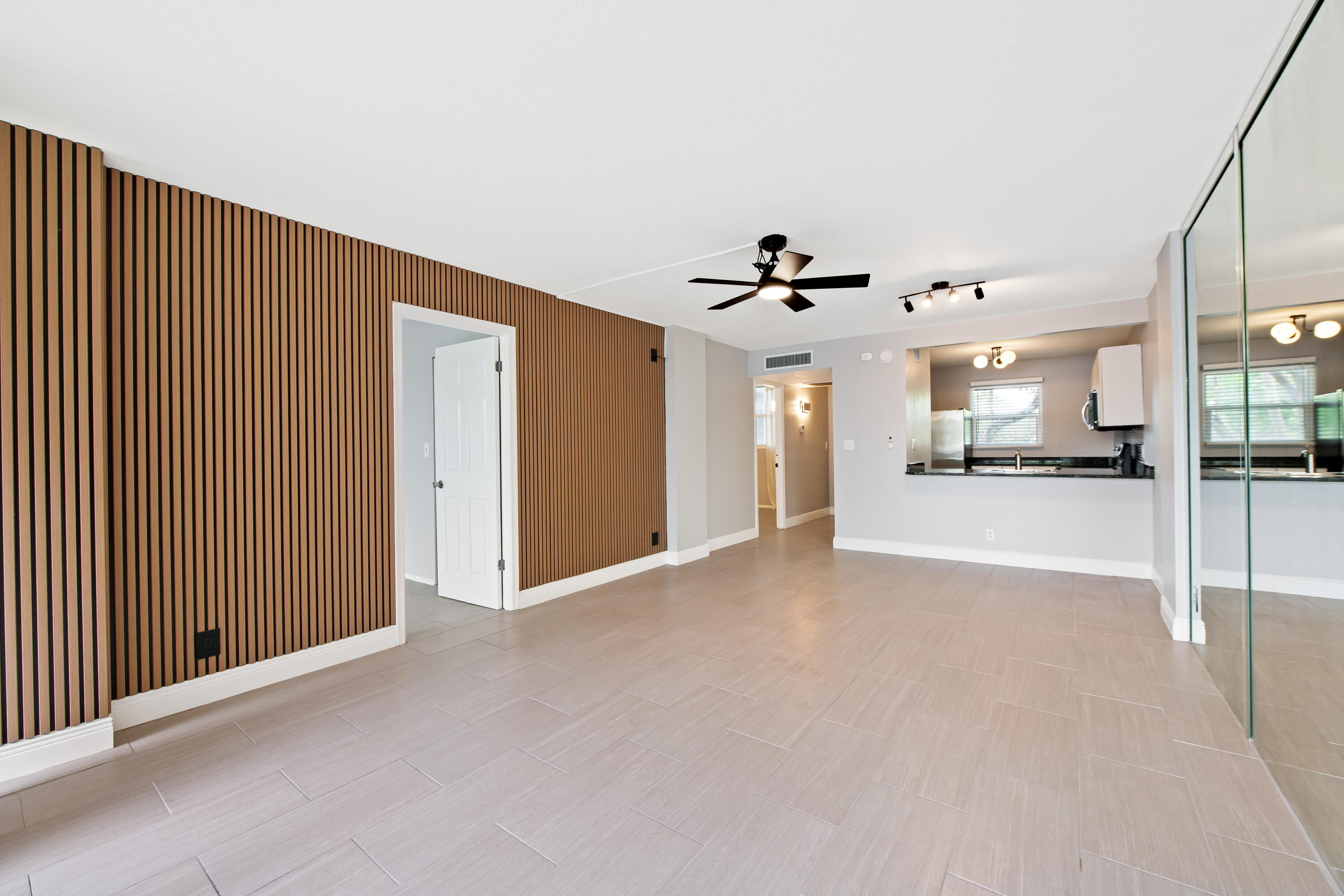 ROYAL PARK CONDO - Residential