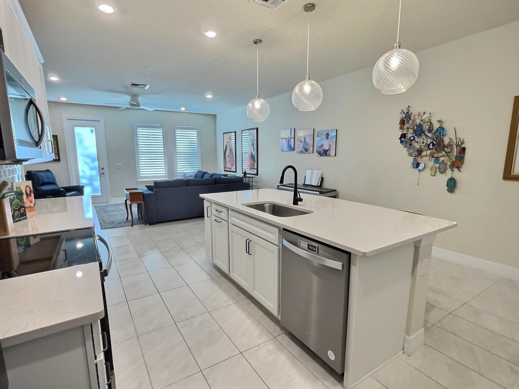 View photos, virtual tours, details... 4829 Chantilly Road