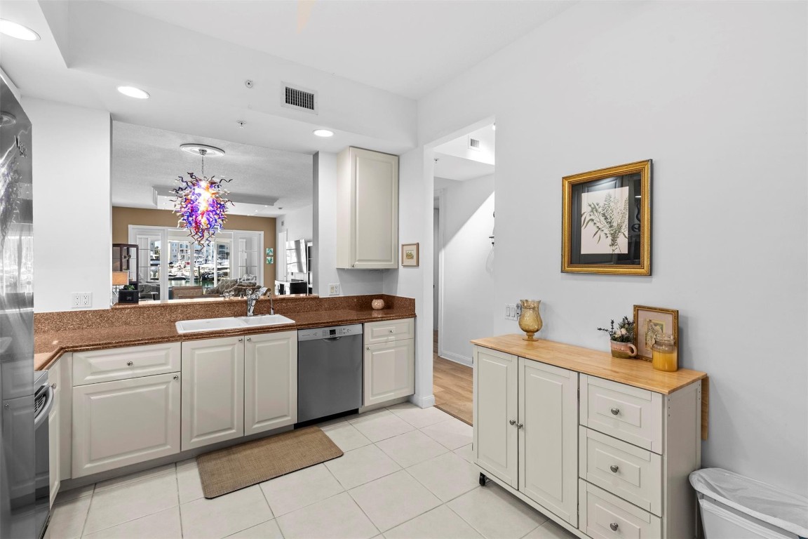 Harbour Isle East - Residential