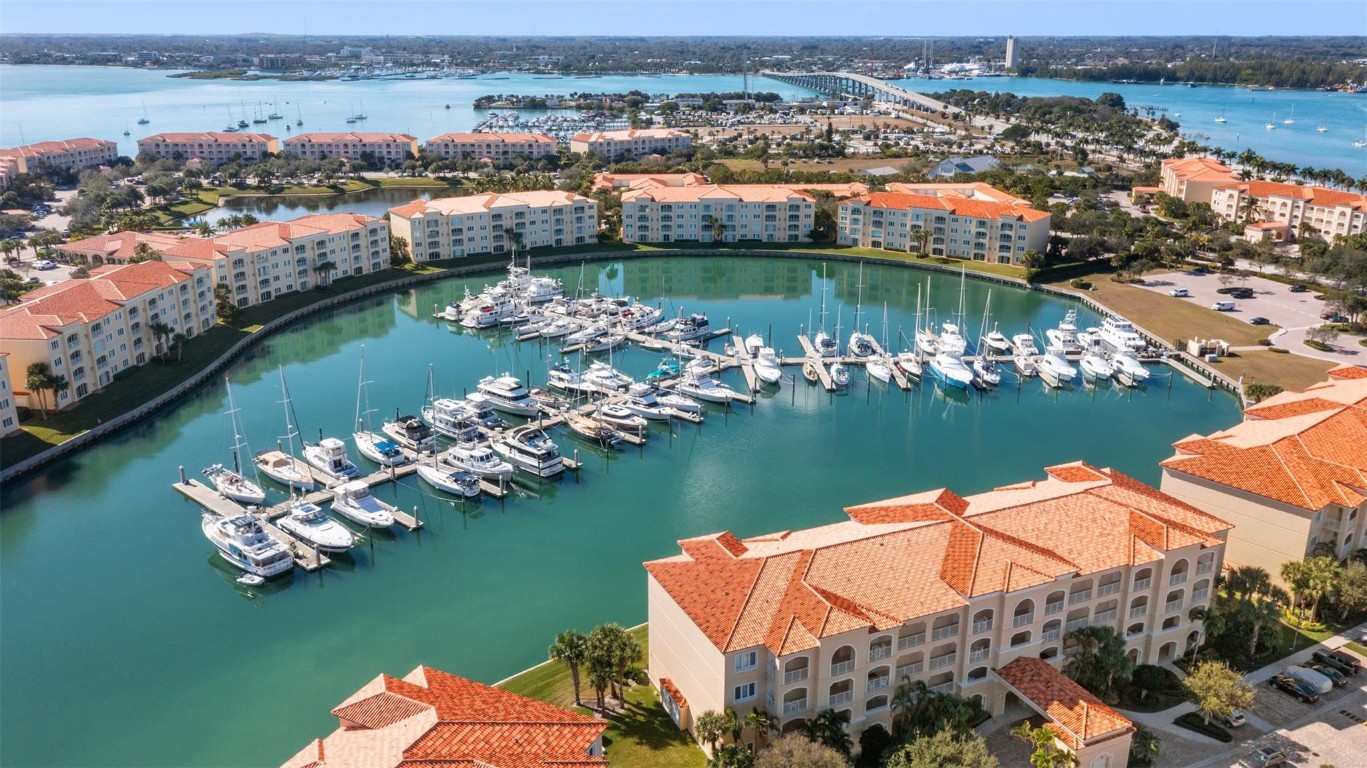 Harbour Isle East - Residential