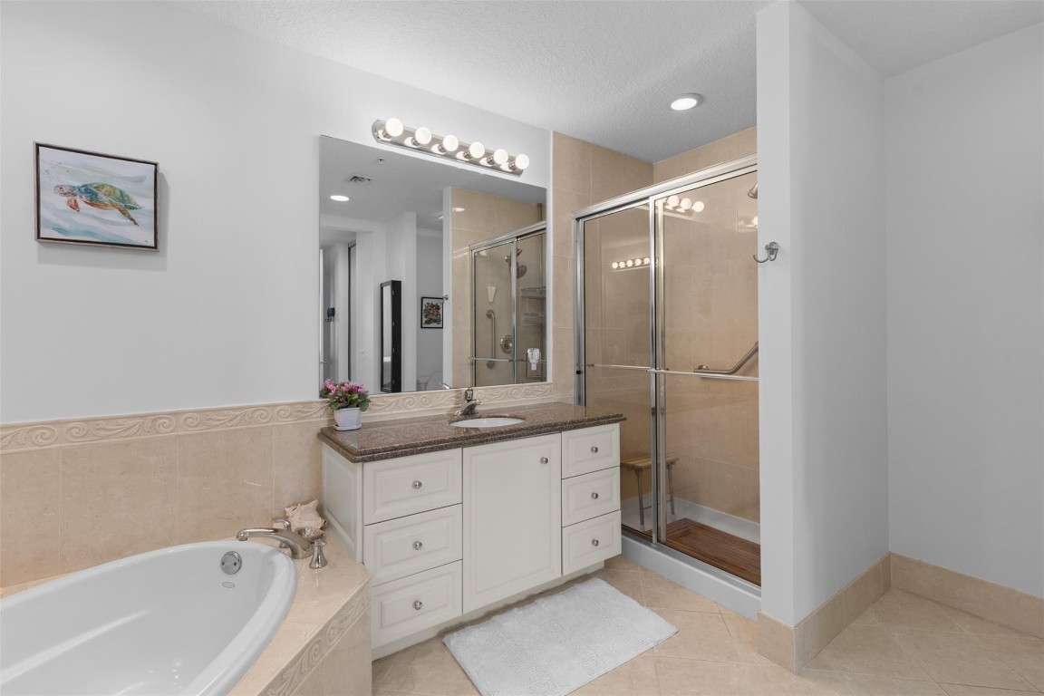 Harbour Isle East - Residential