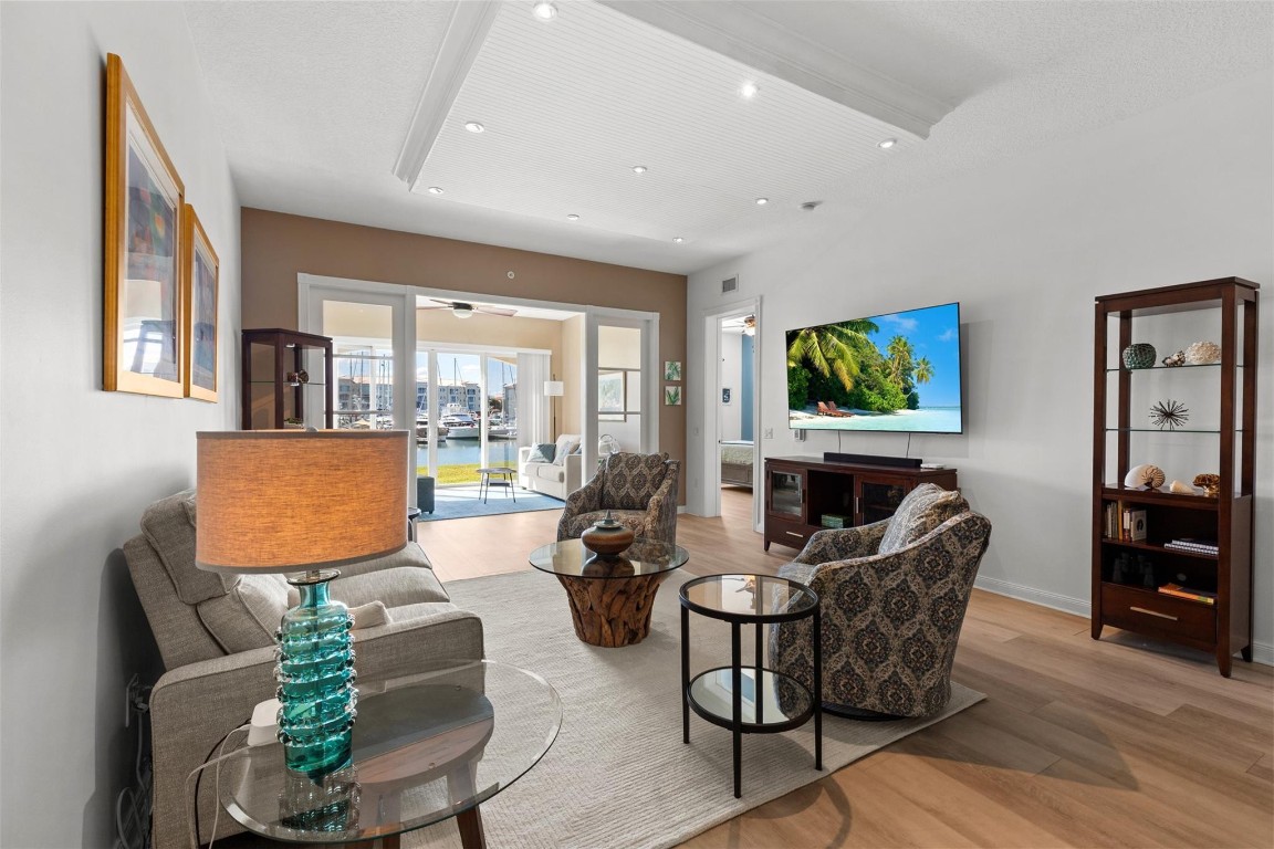 Harbour Isle East - Residential