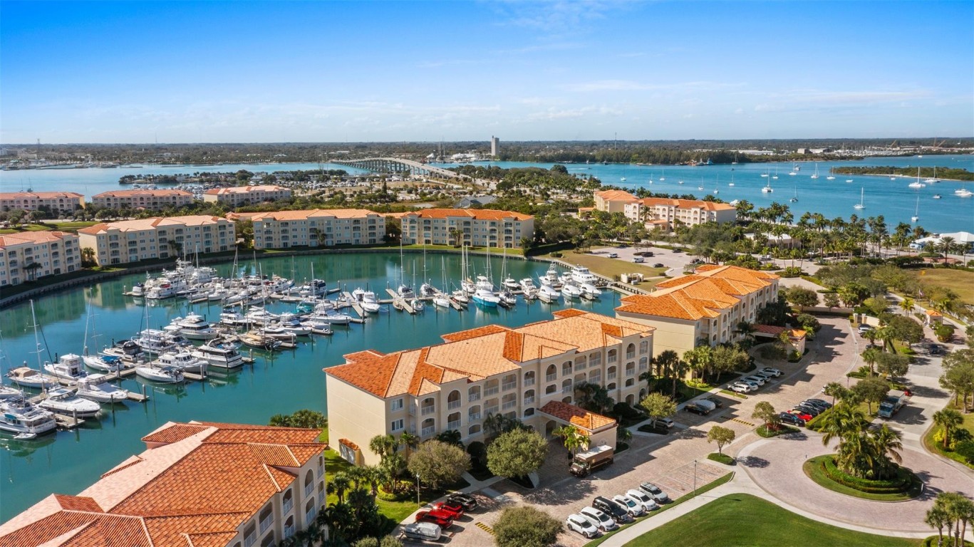 Harbour Isle East - Residential